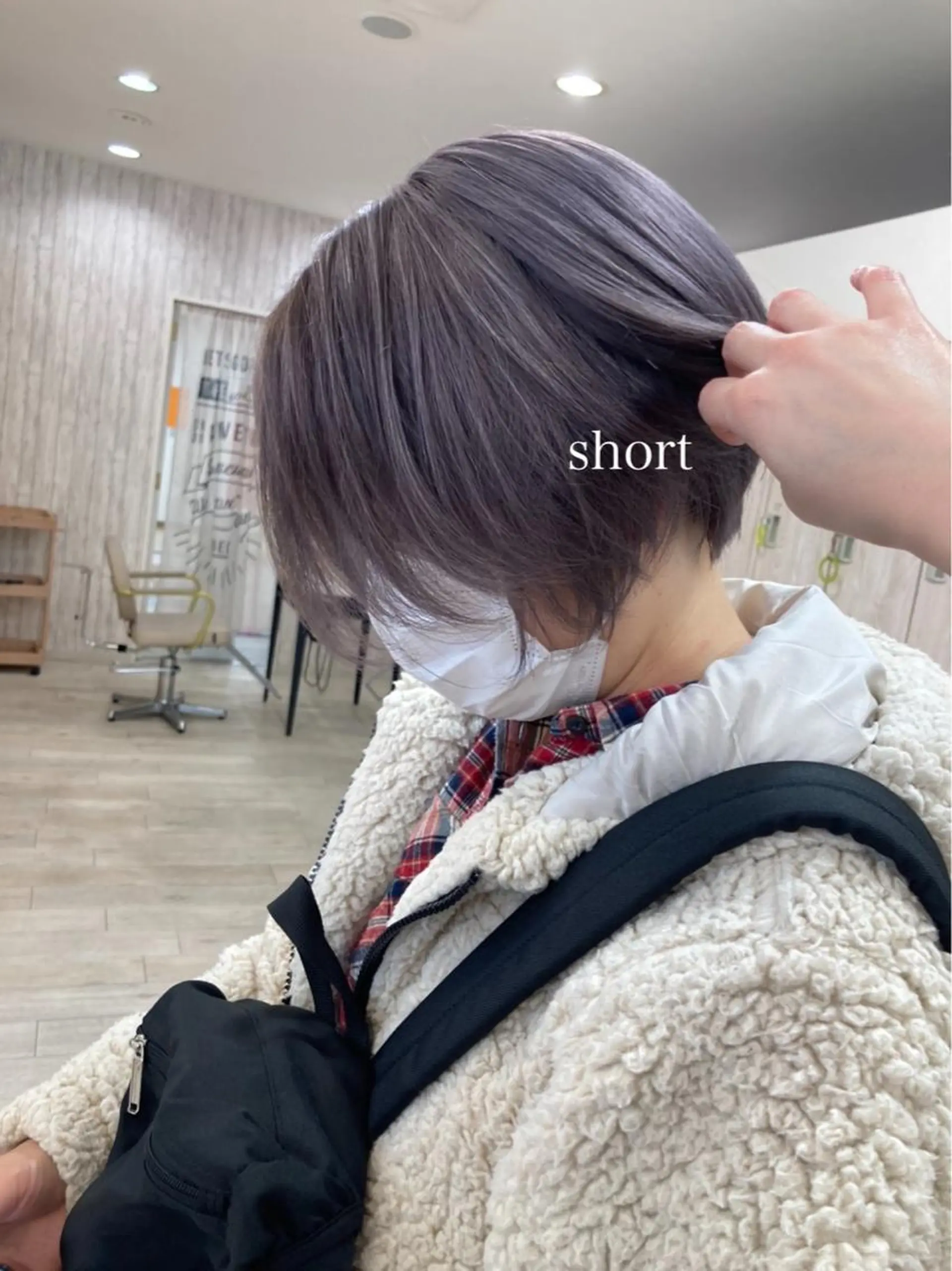 ショート カラー 切りっぱなしボブ ショートボブ ハンサムショート ブリーチ グレージュ カット ヘアカラー トリートメント 朝がちょっと楽しくな るshort･bobのヘアスタイル