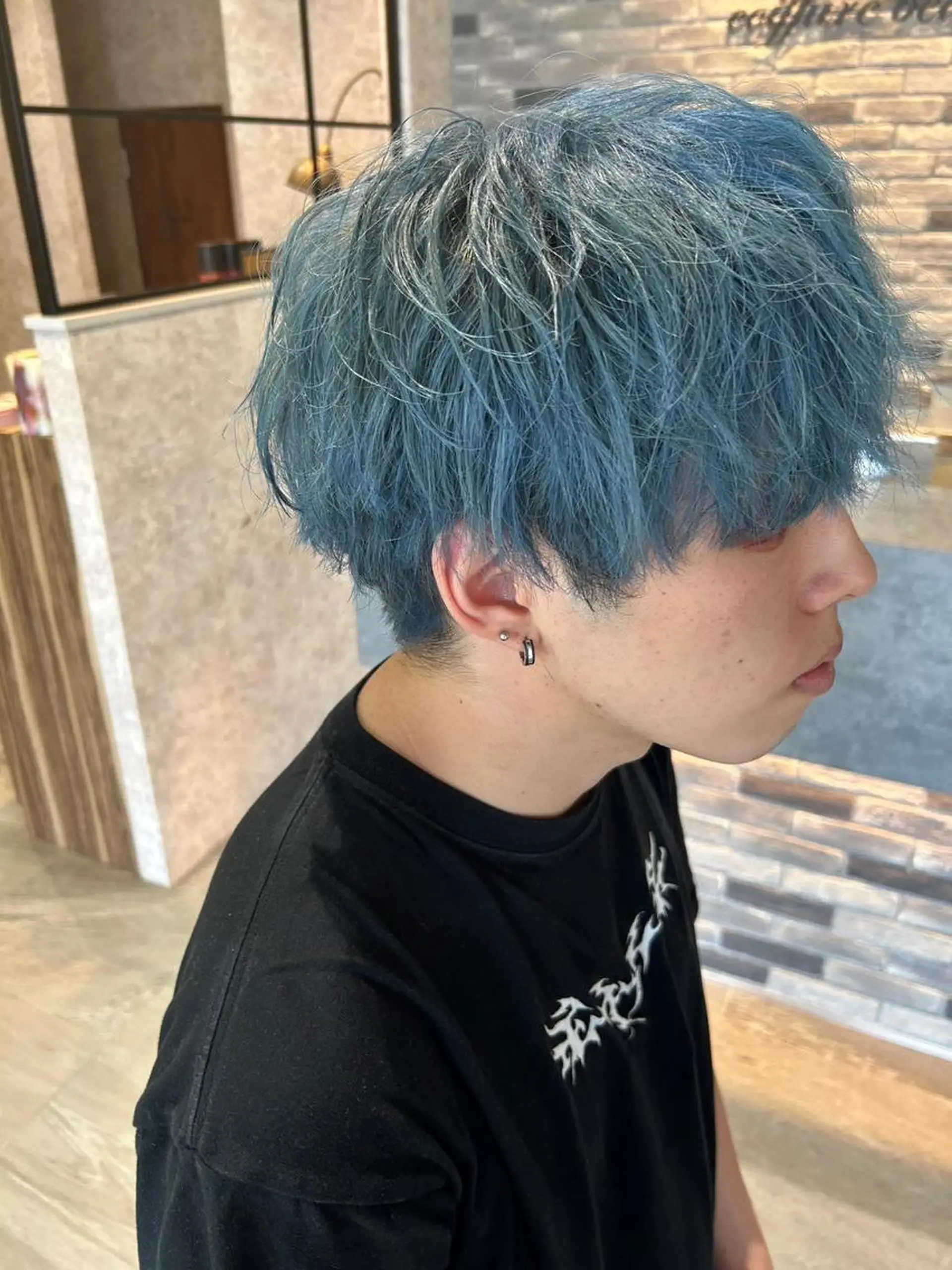 カラー ロング ブリーチ ヘアカラー シャドールーツ earth　深川愛実のヘアスタイル