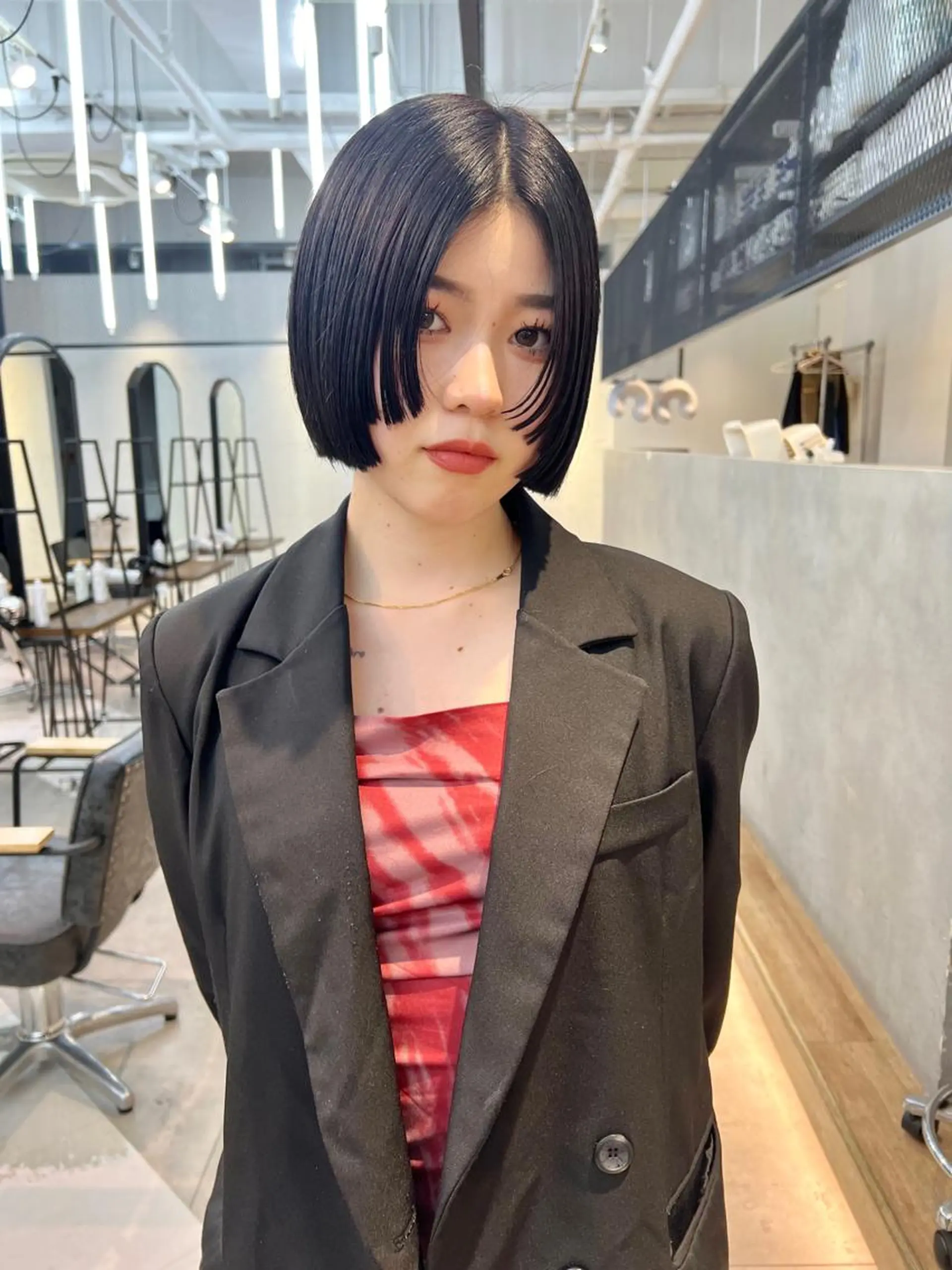 ショート カラー ボブ 顔まわりレイヤー 顔周りカット レイヤーカット 顔周りカット/透明感 カラー✂️MEIのヘアスタイル