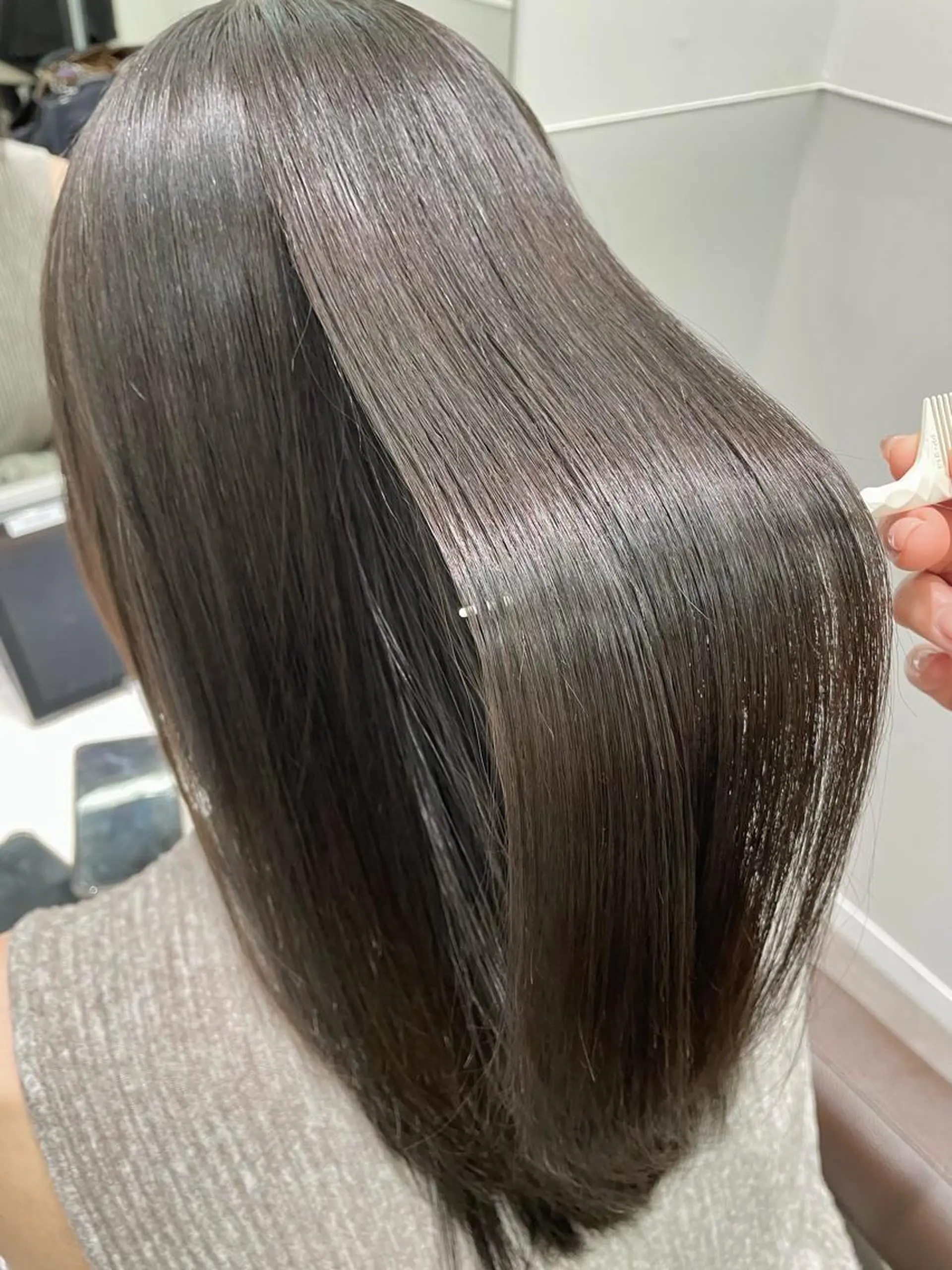 ロング トリートメント カット 縮毛矯正 トリートメント salowin銀座6丁目所属・銀座 Megumiのヘアスタイル