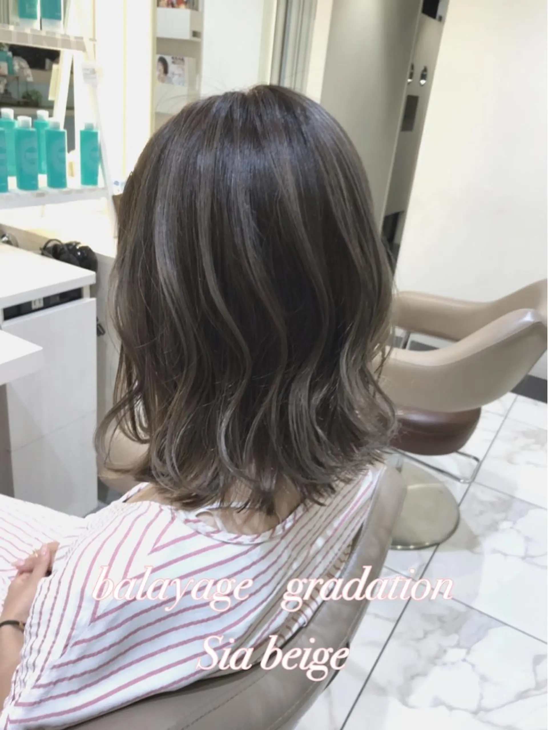 ショート カラー バレイヤージュ ベージュカラー グラデーションカラー レイヤーカット カット ヘアカラー 山崎俊輔/髪質改善 /バレイヤージュのヘアスタイル