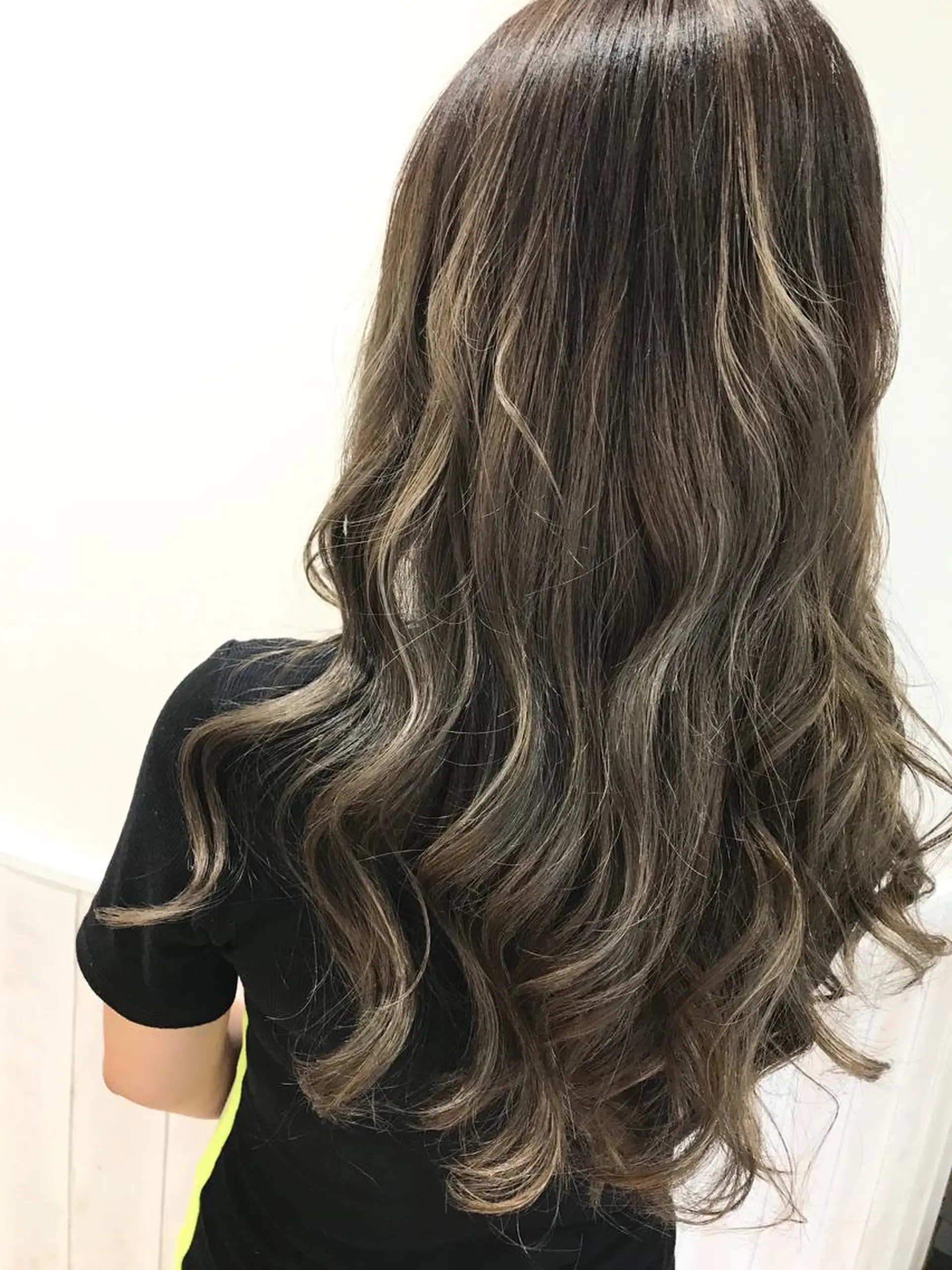 ロング カラー にしだ まりえのヘアスタイル