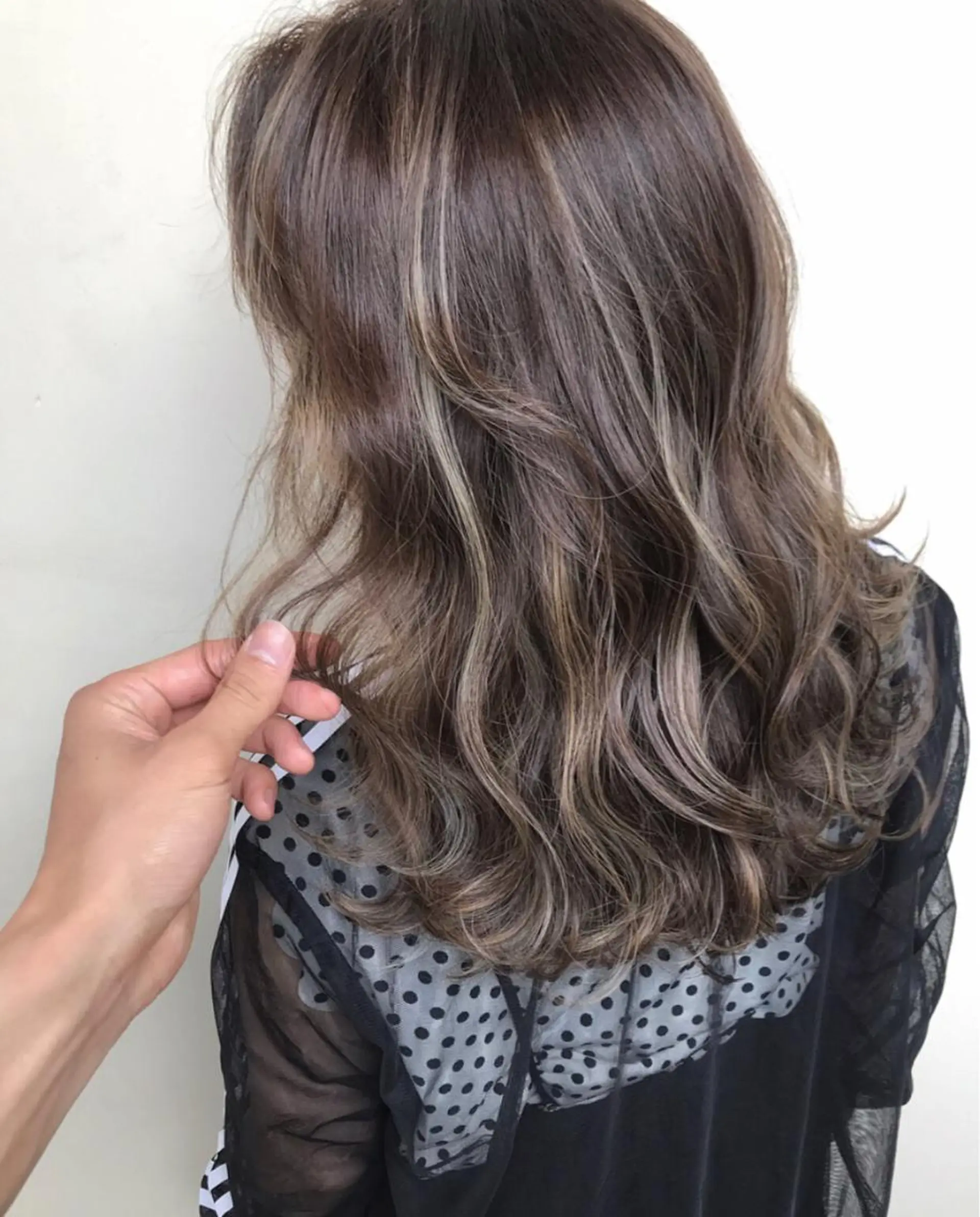 ロング カラー ヘアアレンジ ヘアカラー ハイライト、レイヤー カット/西梅田/中西のヘアスタイル