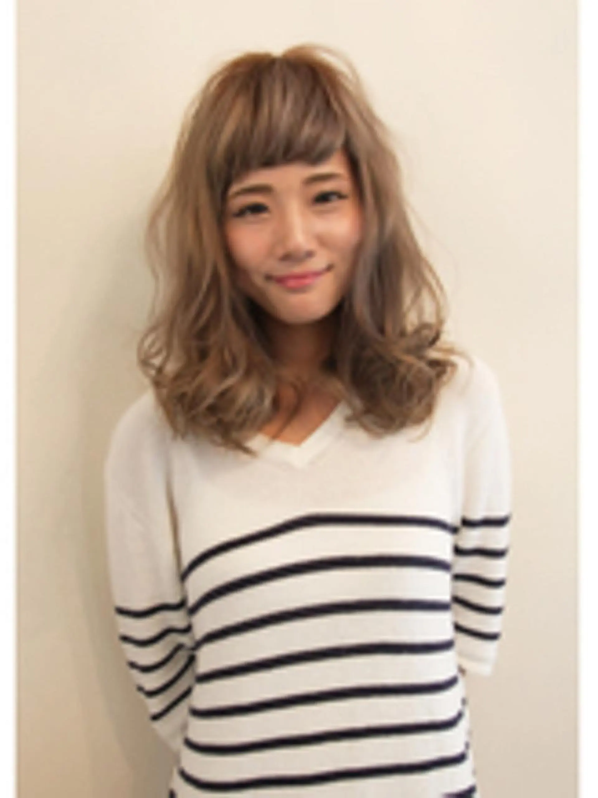 セミロング カラー ハイトーンカラー IROHA所属・髪質改善縮毛矯正なら ✨伊藤佳祐✨のヘアスタイル