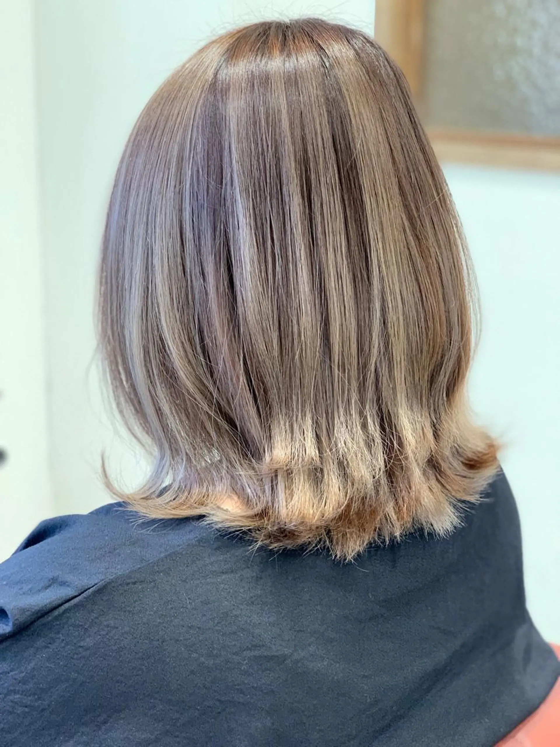 ショート カラー バレイヤージュ ベージュカラー ミルクティーベージュ レイヤーカット ヘアカラー 髪質改善カラーリスト /根本雄貴のヘアスタイル