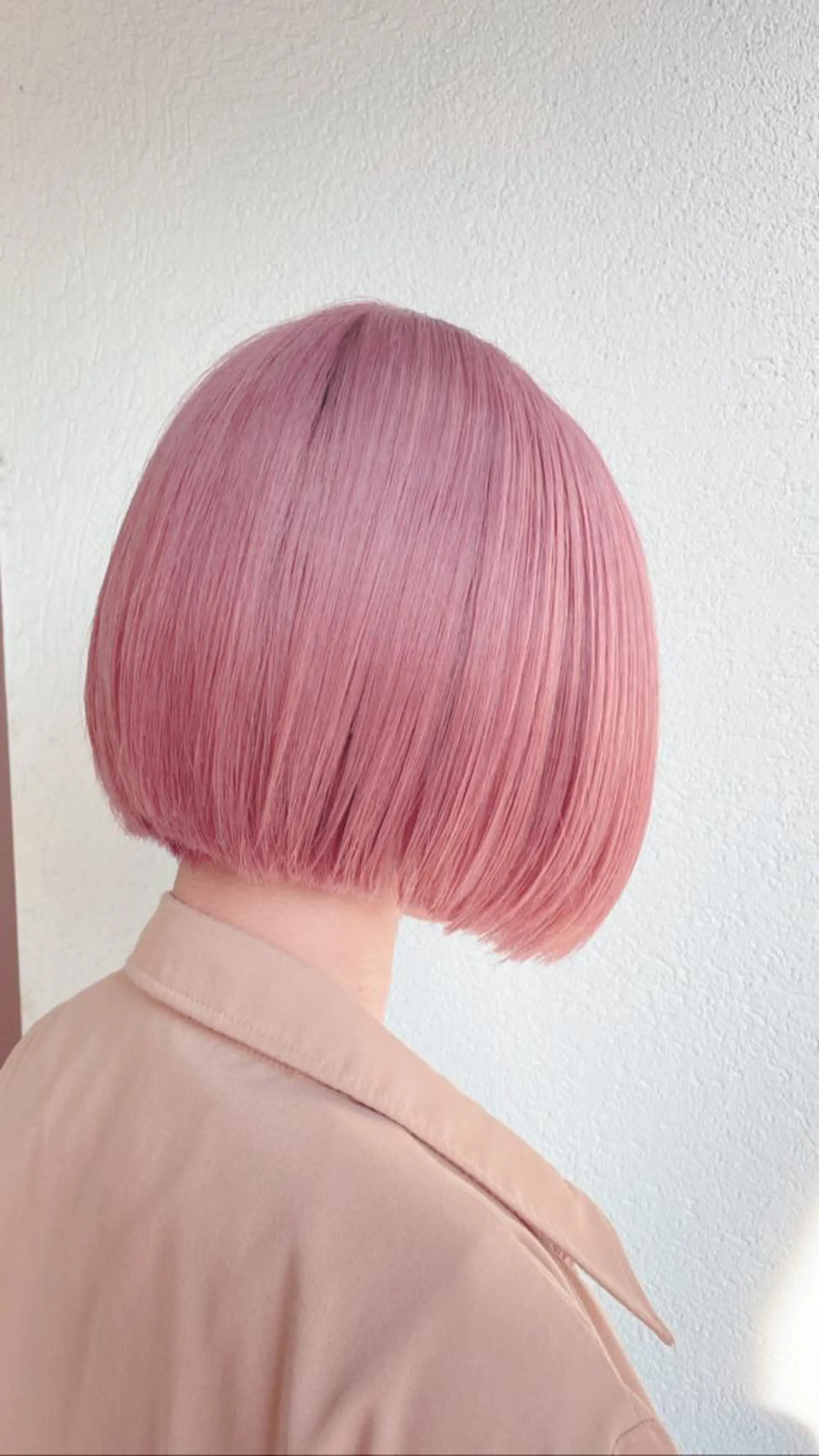 ショート カラー ブロンド ピンクカラー 加藤 利基のヘアスタイル