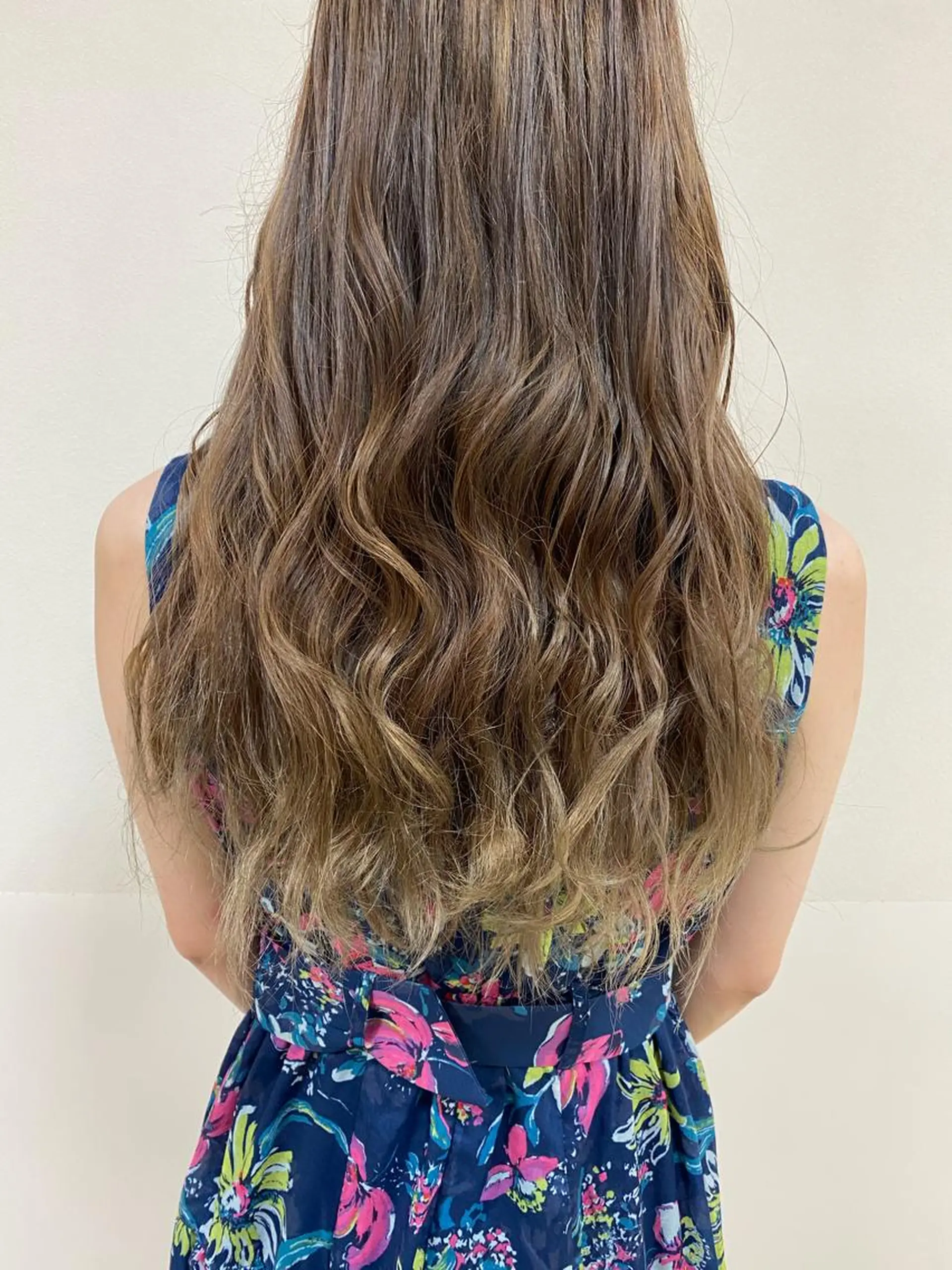 ロング カラー 🌈haru🌻 藤沢ハイトーン🌈のヘアスタイル