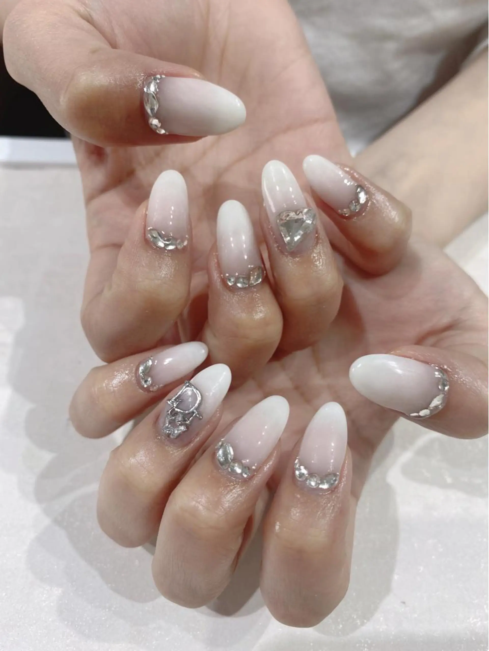 ミディアム ハンドネイル Nail  R💫 naoのネイルデザイン