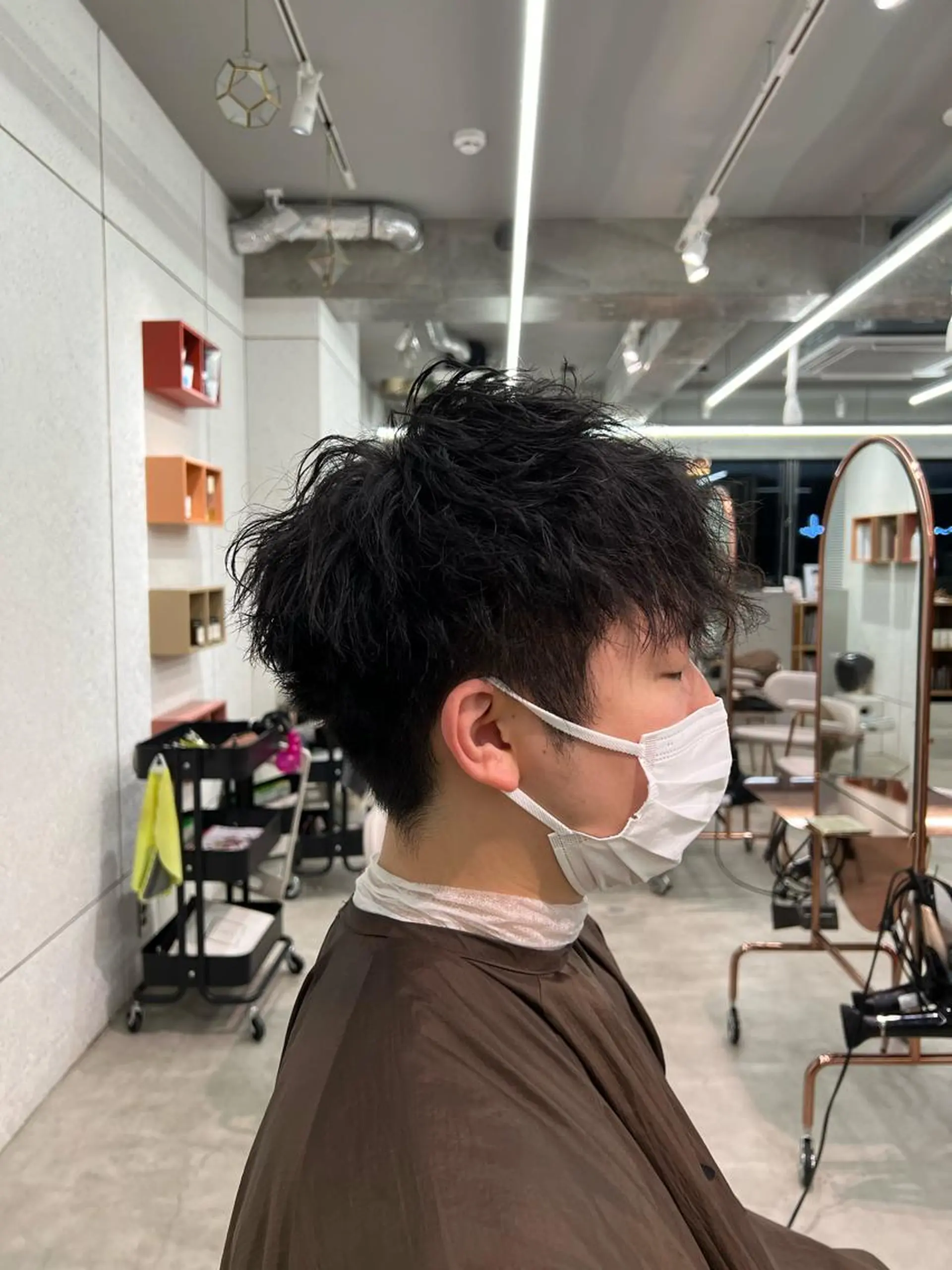 ショート パーマ メンズ メンズパーマ ツイストスパイラルパーマ スパイラルパーマ ケアブリーチ/ ハイトーン/牧野のヘアスタイル