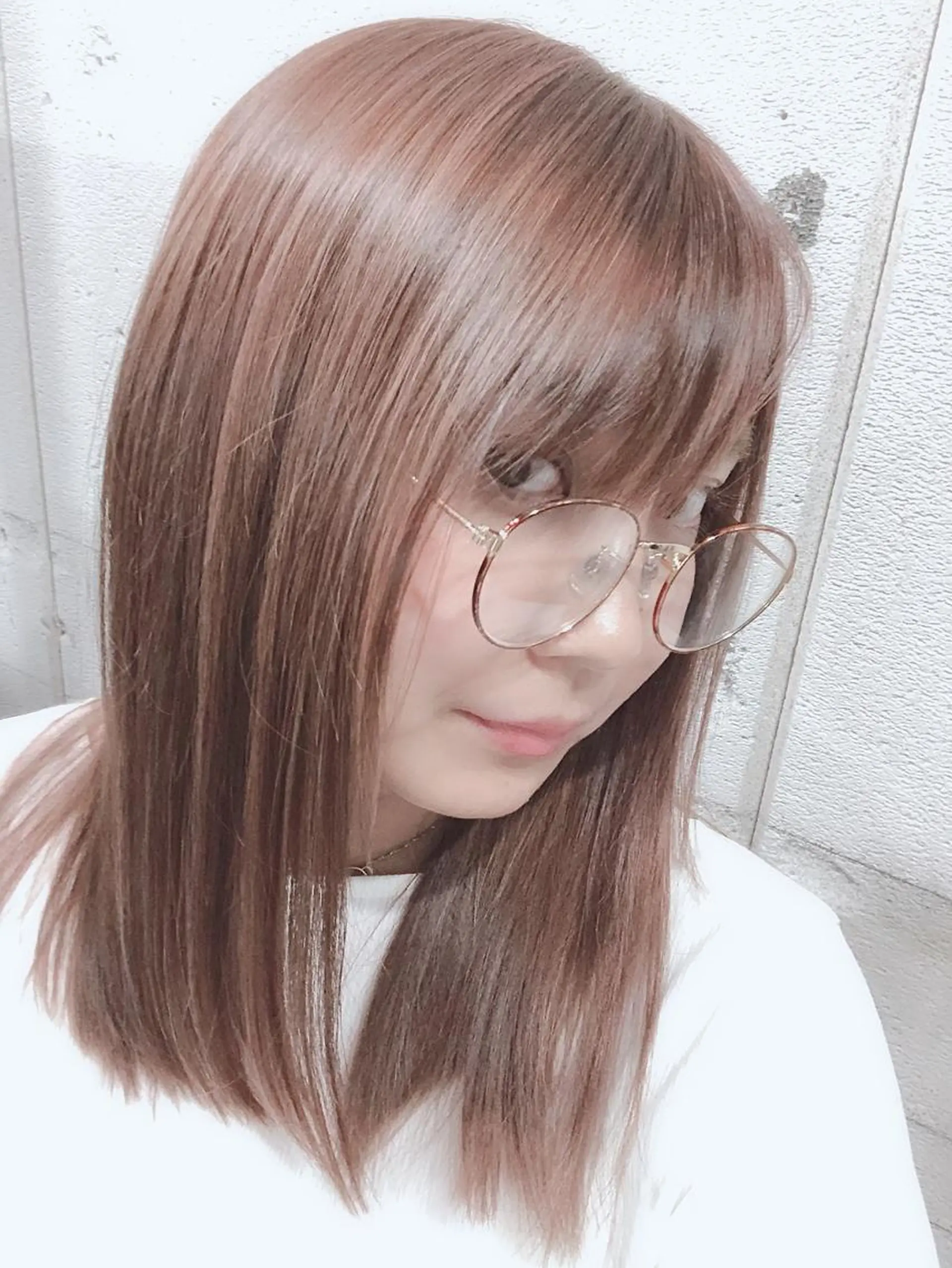 セミロング カラー ベージュカラー ハイライトカラー ピンクカラー ピンクベージュ ハイライト カット ヘアカラー トリートメント terra✂️川嶋 大輔のヘアスタイル
