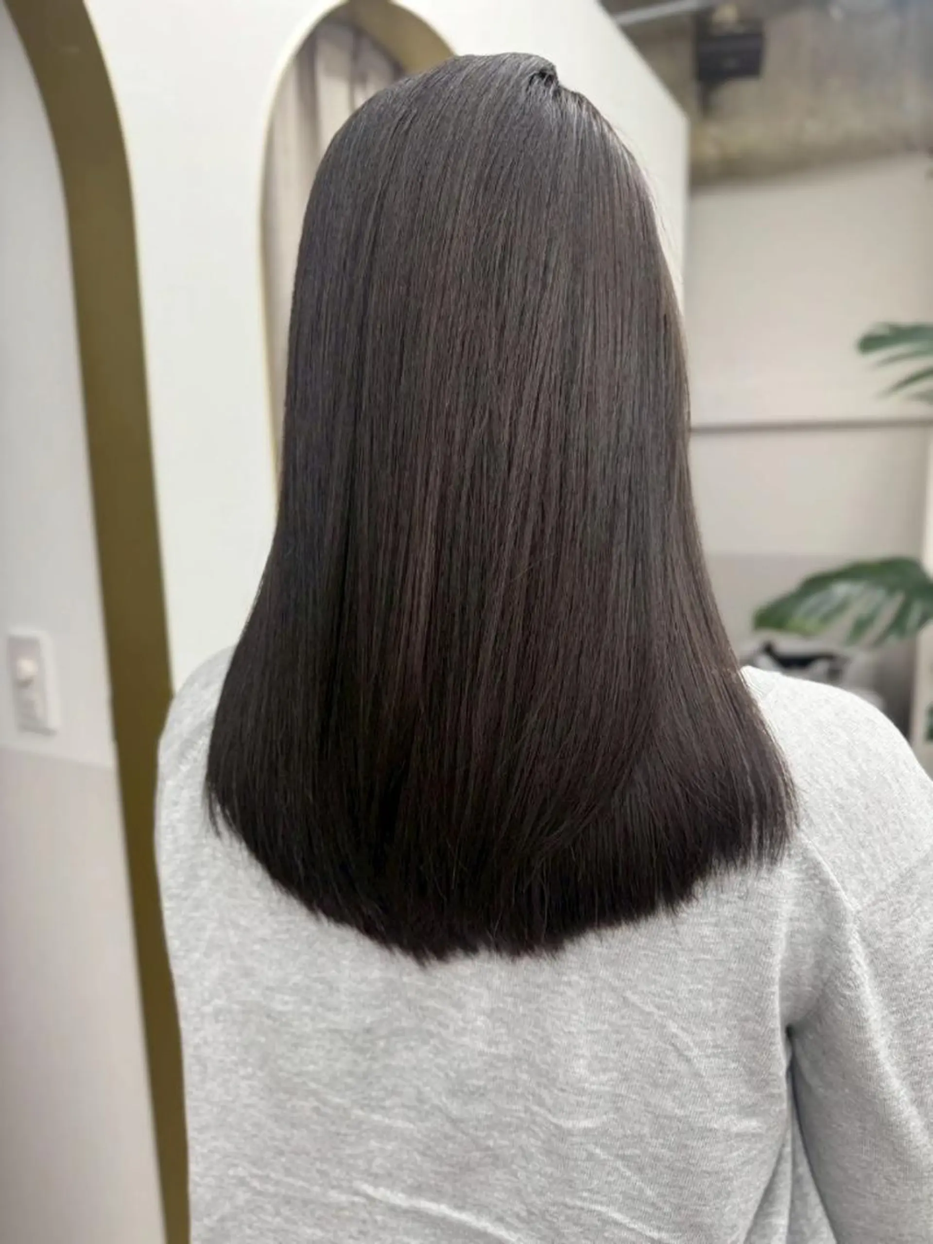 セミロング カラー ベージュカラー ブリーチ ブラウンカラー ケアブリーチ 透明感カラー ヘアカラー トリートメント 癒しの半個室サロン 🌿ROW町田のヘアスタイル