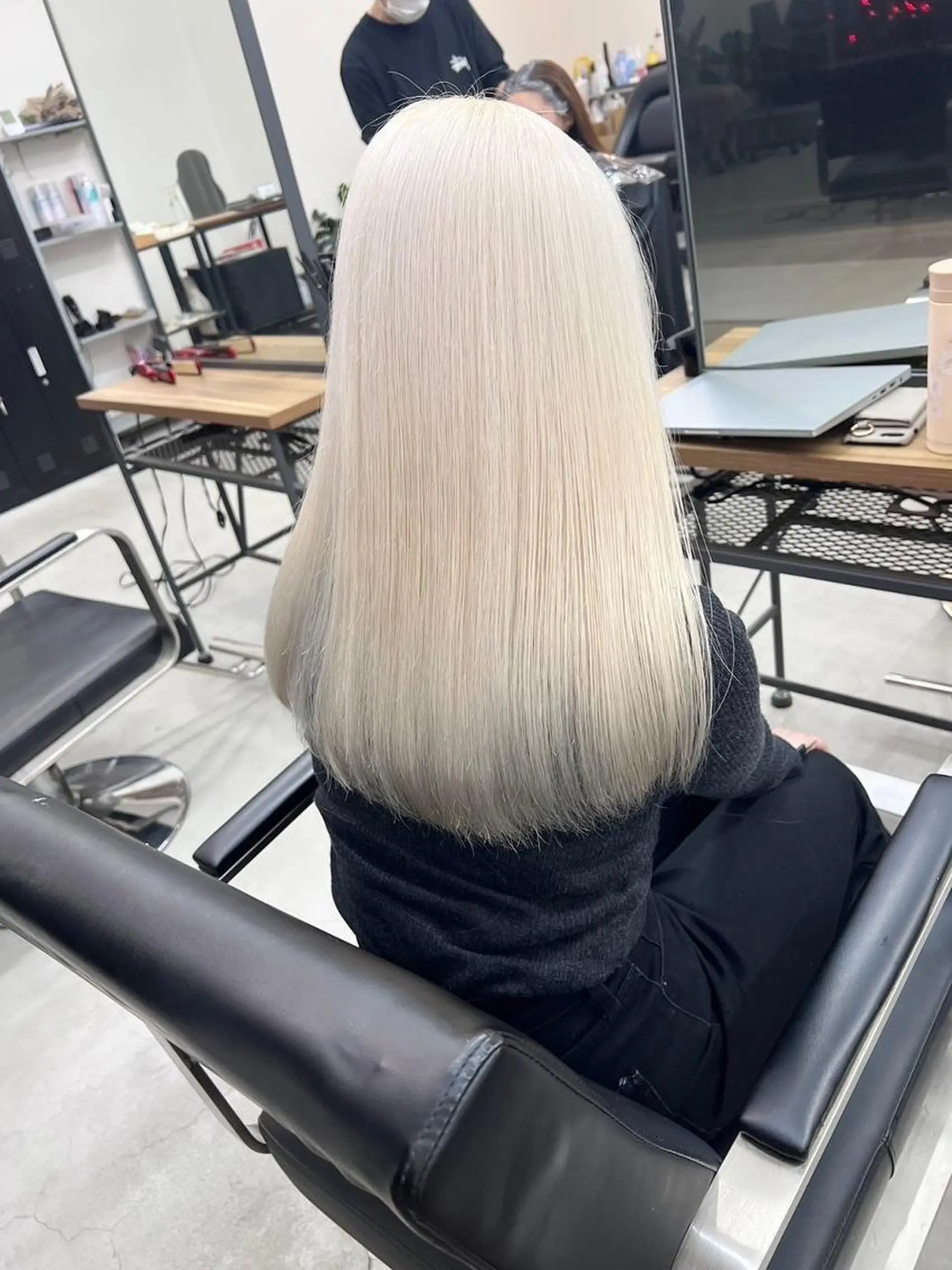 ミディアム カラー特化Eir 田嶋のヘアスタイル