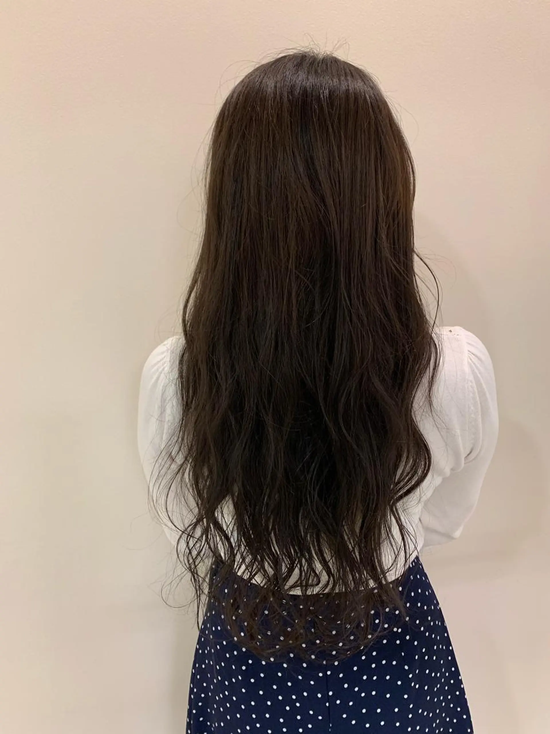 ロング カラー 顔まわりカット✄ ベージュカラー🧸のヘアスタイル