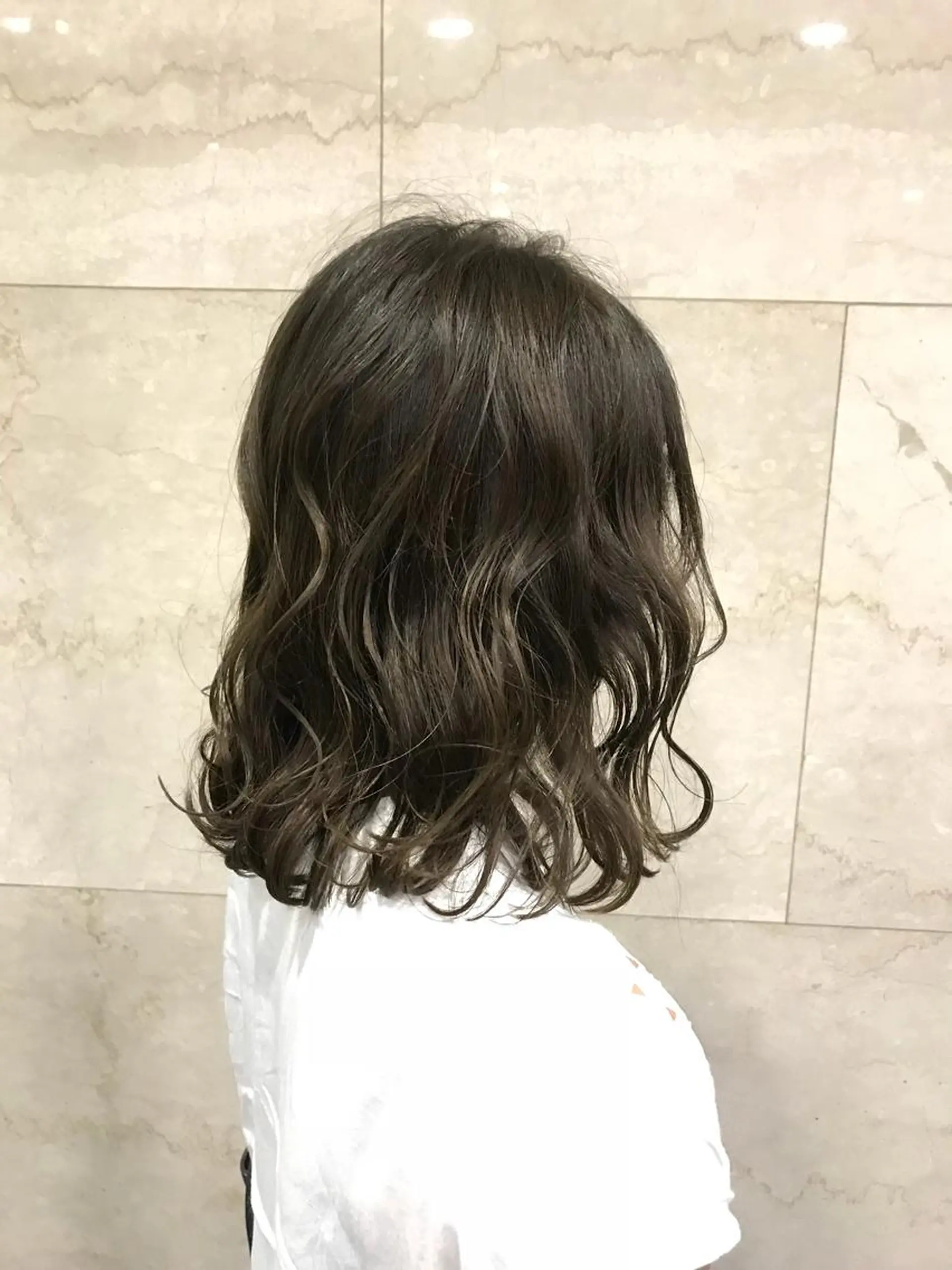 ミディアム カラー ere hair salonのヘアスタイル