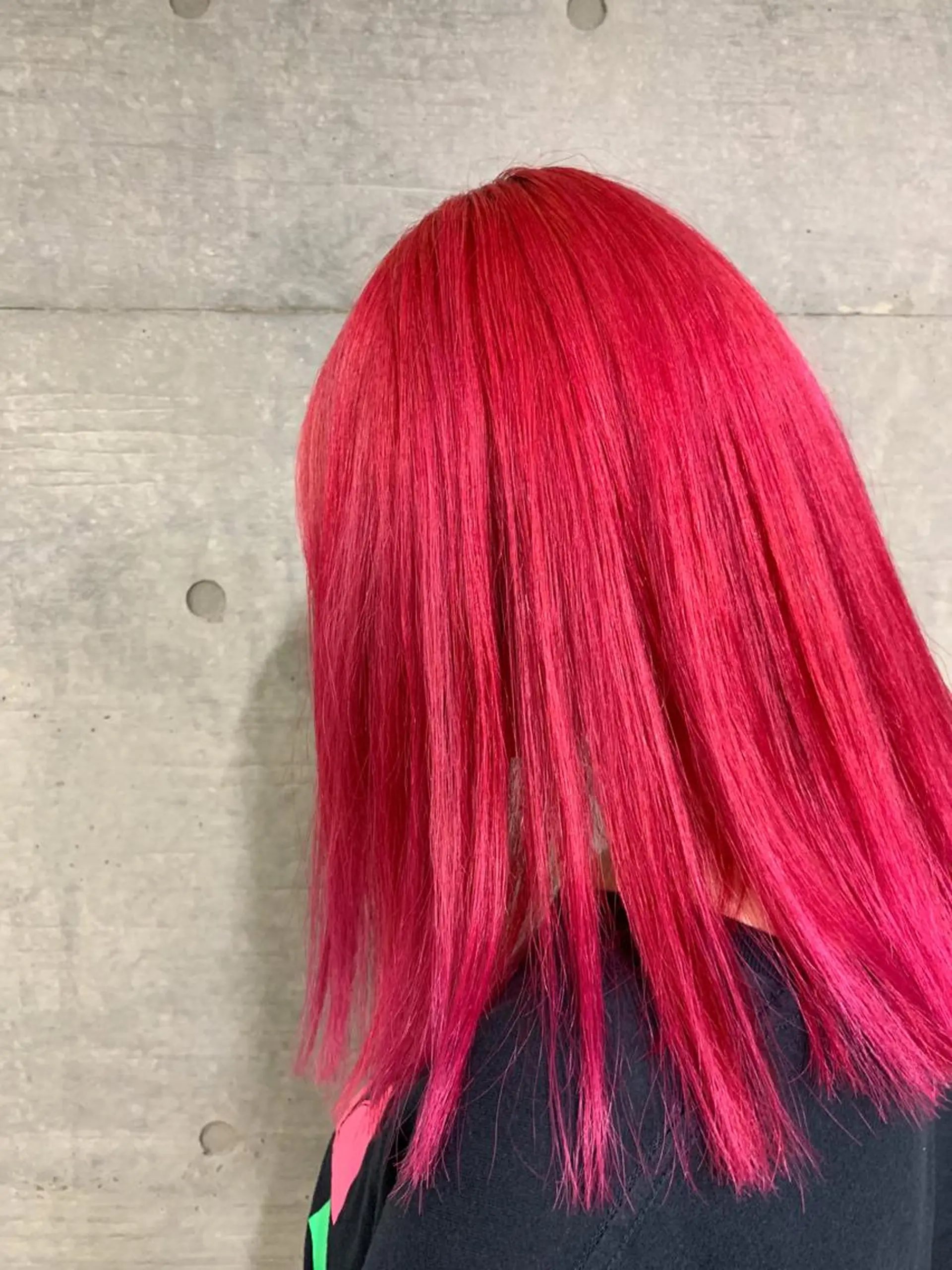 セミロング カラー ブリーチ ケアブリーチ ピンクカラー レッドカラー ヘアカラー トリートメント THE./ブリーチ 透感カラー/髪質改善のヘアスタイル