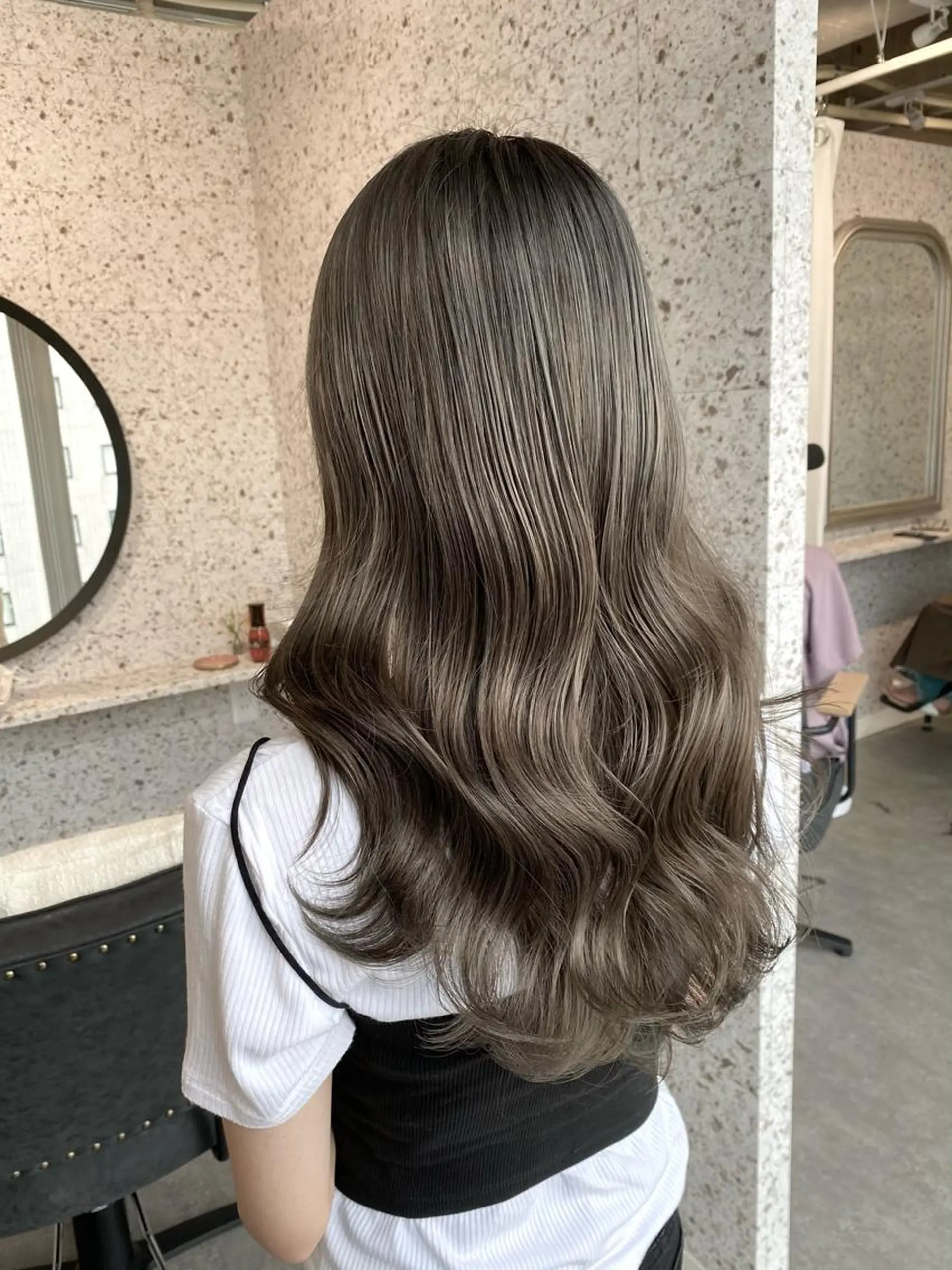 ロング カラー ヘアアレンジ グレージュ カット ヘアカラー トリートメント lani ブリーチ /ダブルカラーのヘアスタイル
