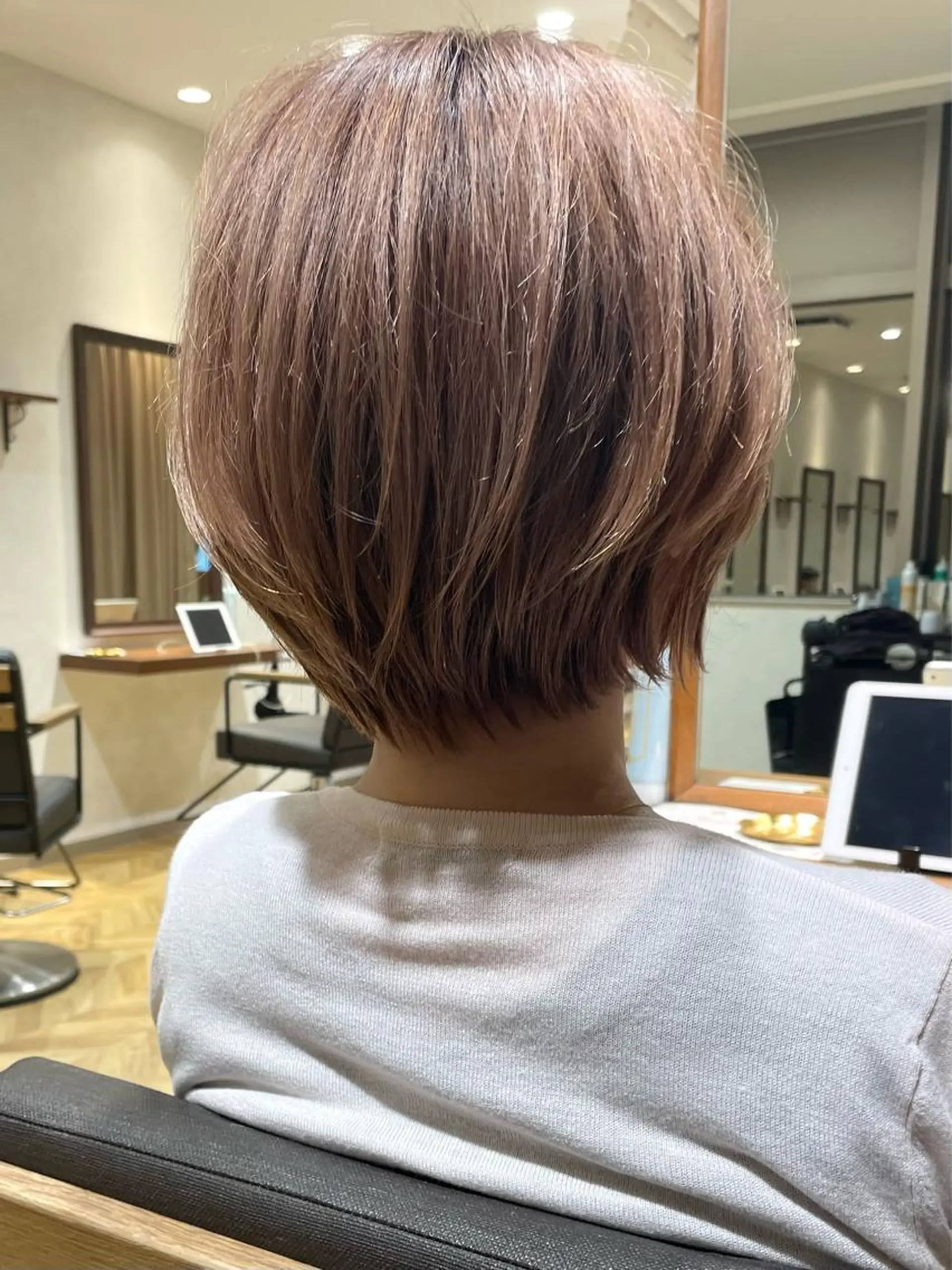 ショート カラー カット ヘアカラー トリートメント 🎀大川 錬🎀 ブリーチなしWカラーのヘアスタイル