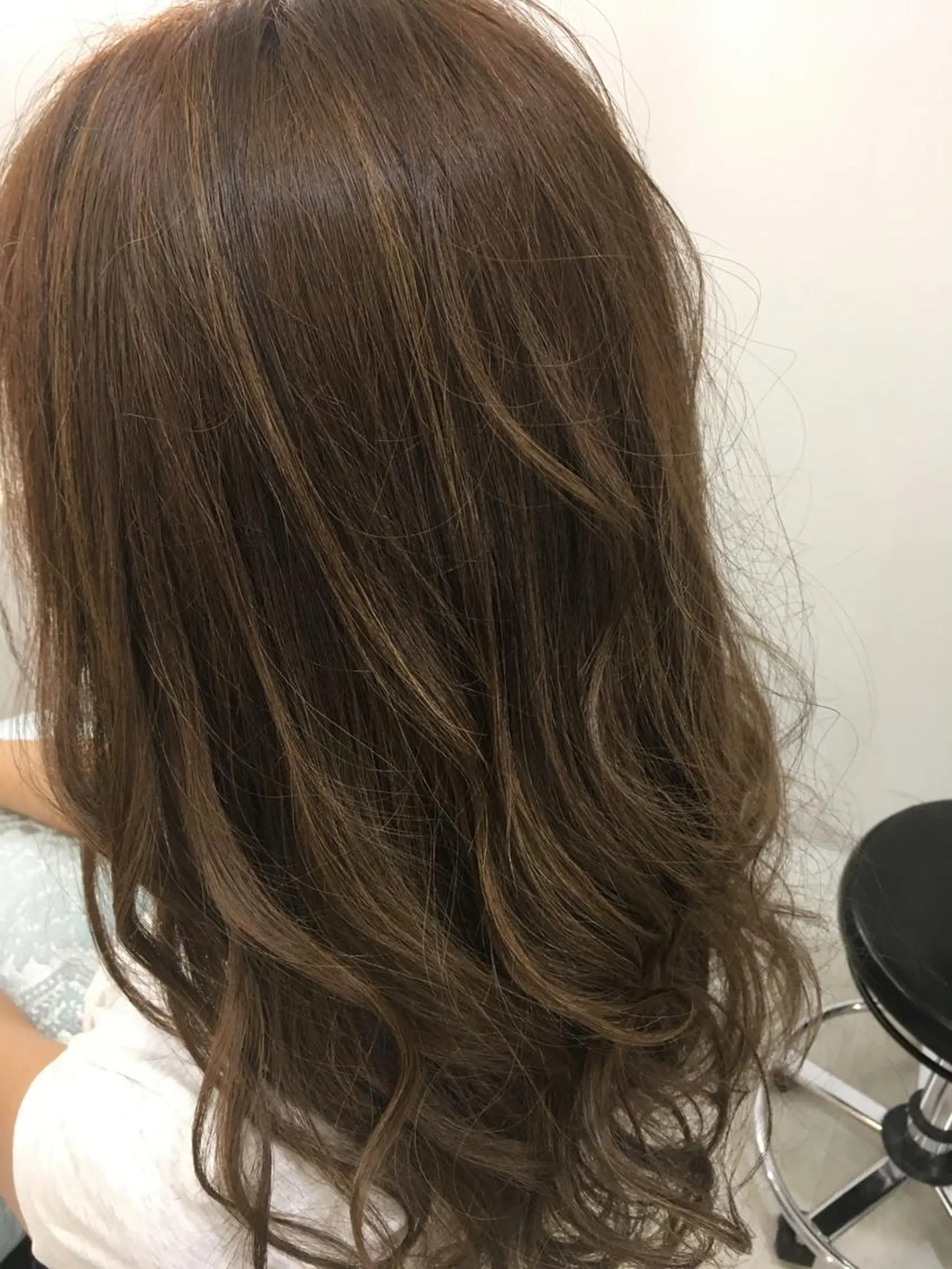セミロング ロング カラー 髪質改善 中川 翔のヘアスタイル