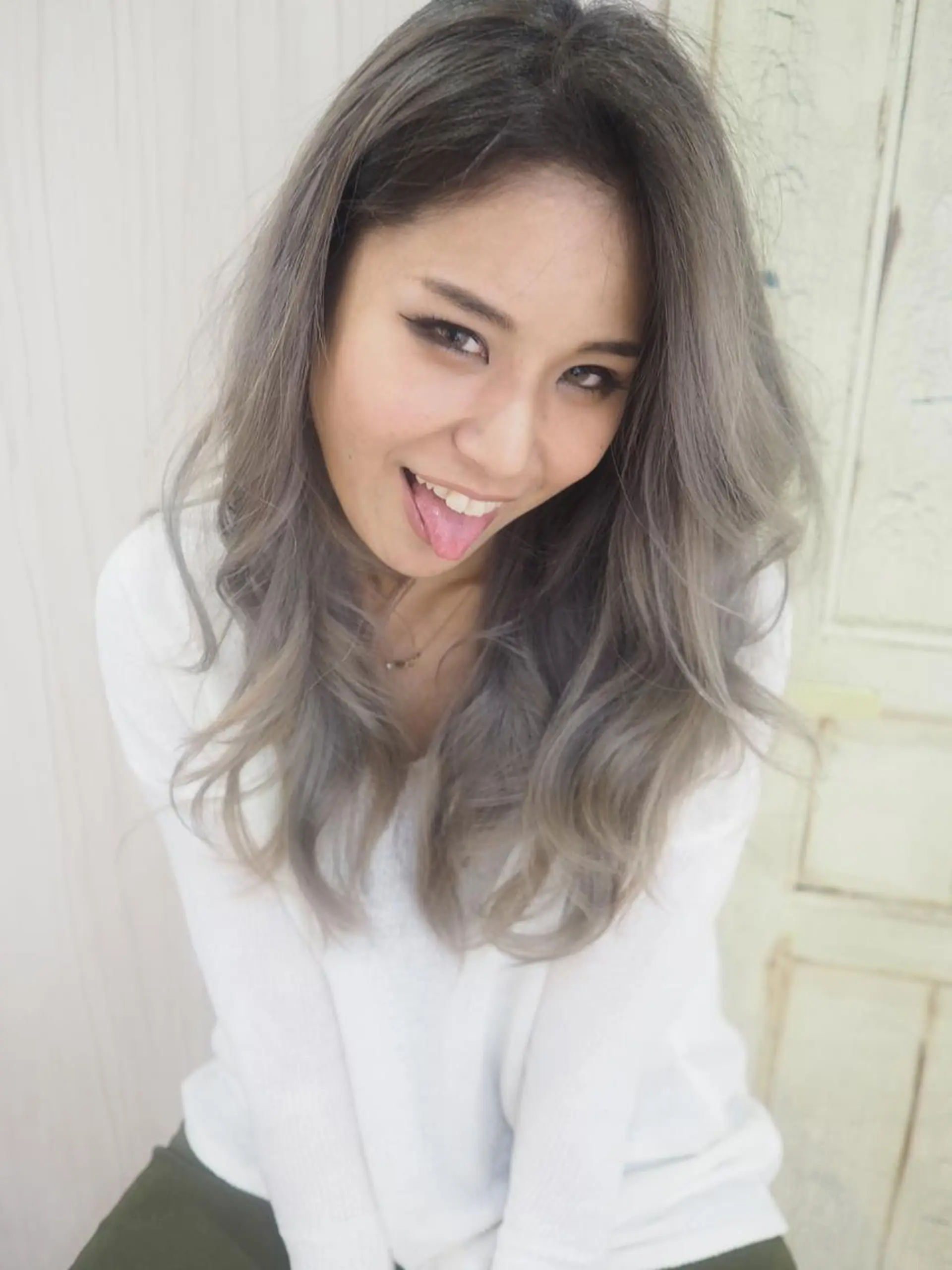 ロング アッシュ ハイライト ヘアーレスキューカプラ所属・坂 直樹のヘアスタイル