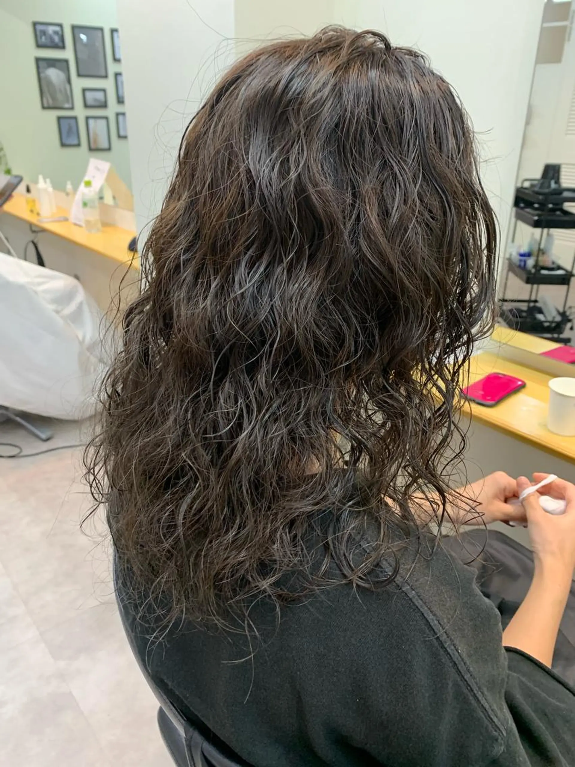 ミディアム カラー AR.MARA hair  studio所属・ウェーブパーマ サトウヒカルのヘアスタイル