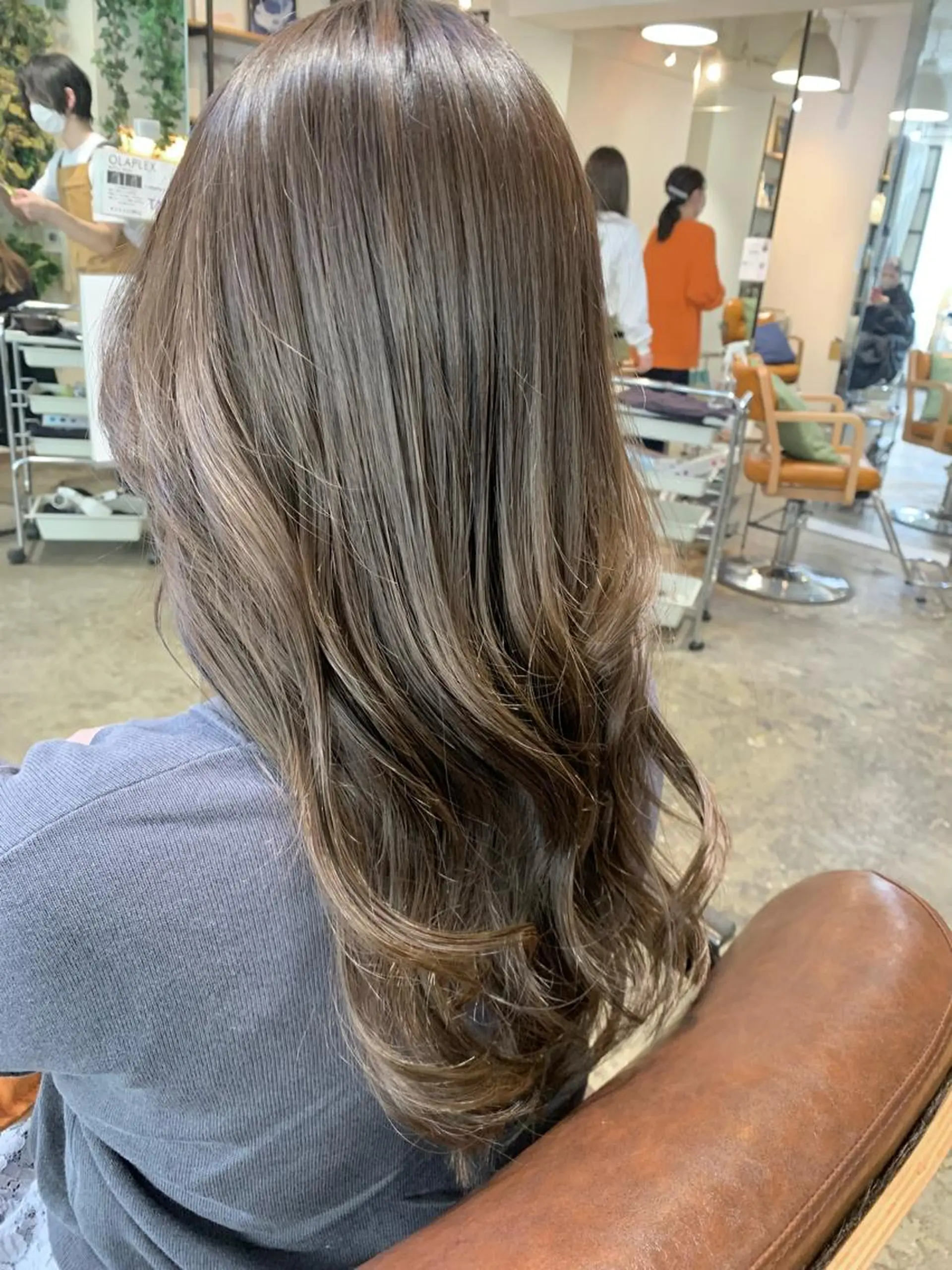 ロング カラー アッシュ アッシュグレー ヘアカラー オリーブ/縮毛矯正 /スパ/たっくんのヘアスタイル