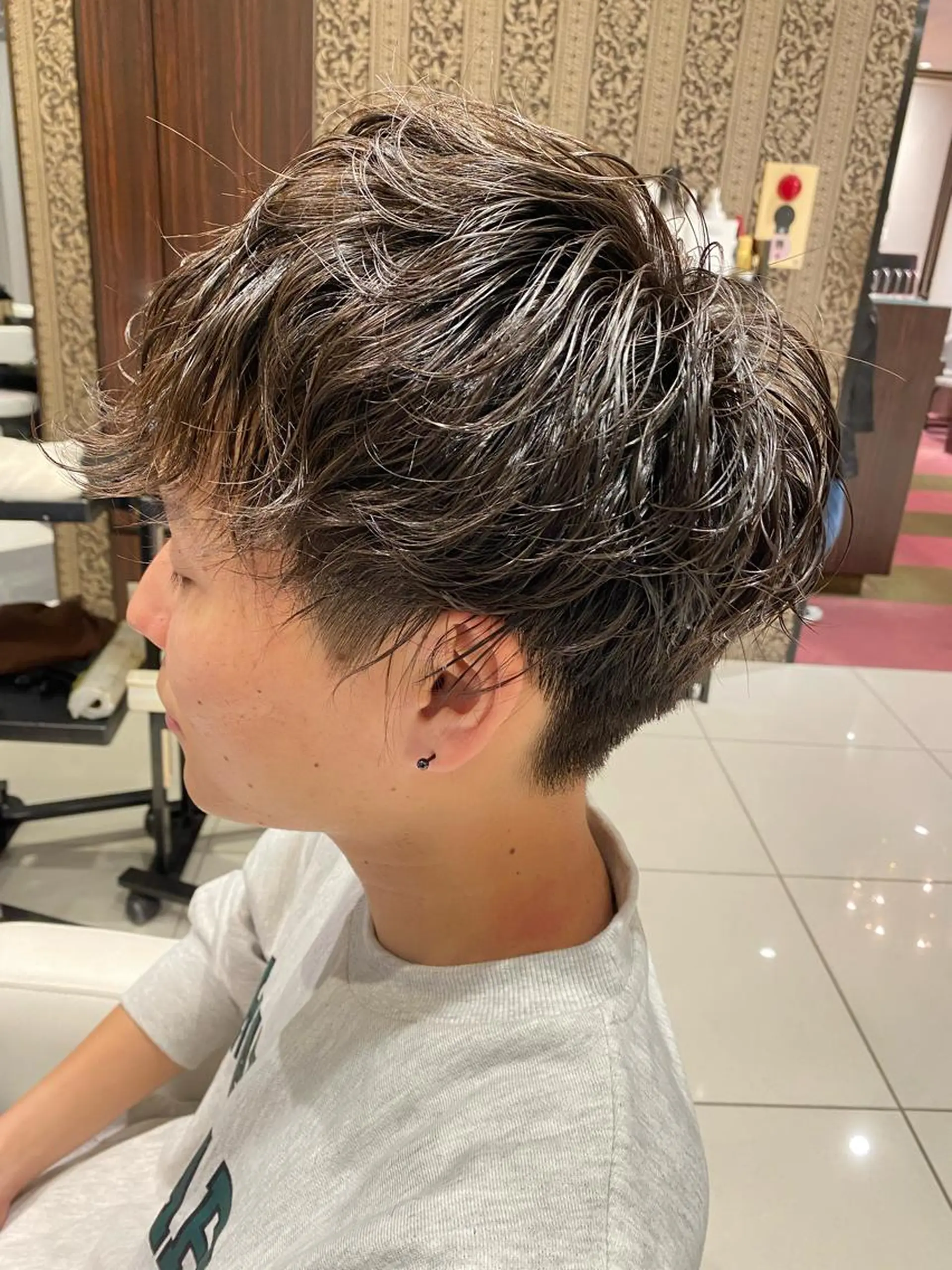 パーマ スパイラルパーマ 鈴木 颯介のヘアスタイル