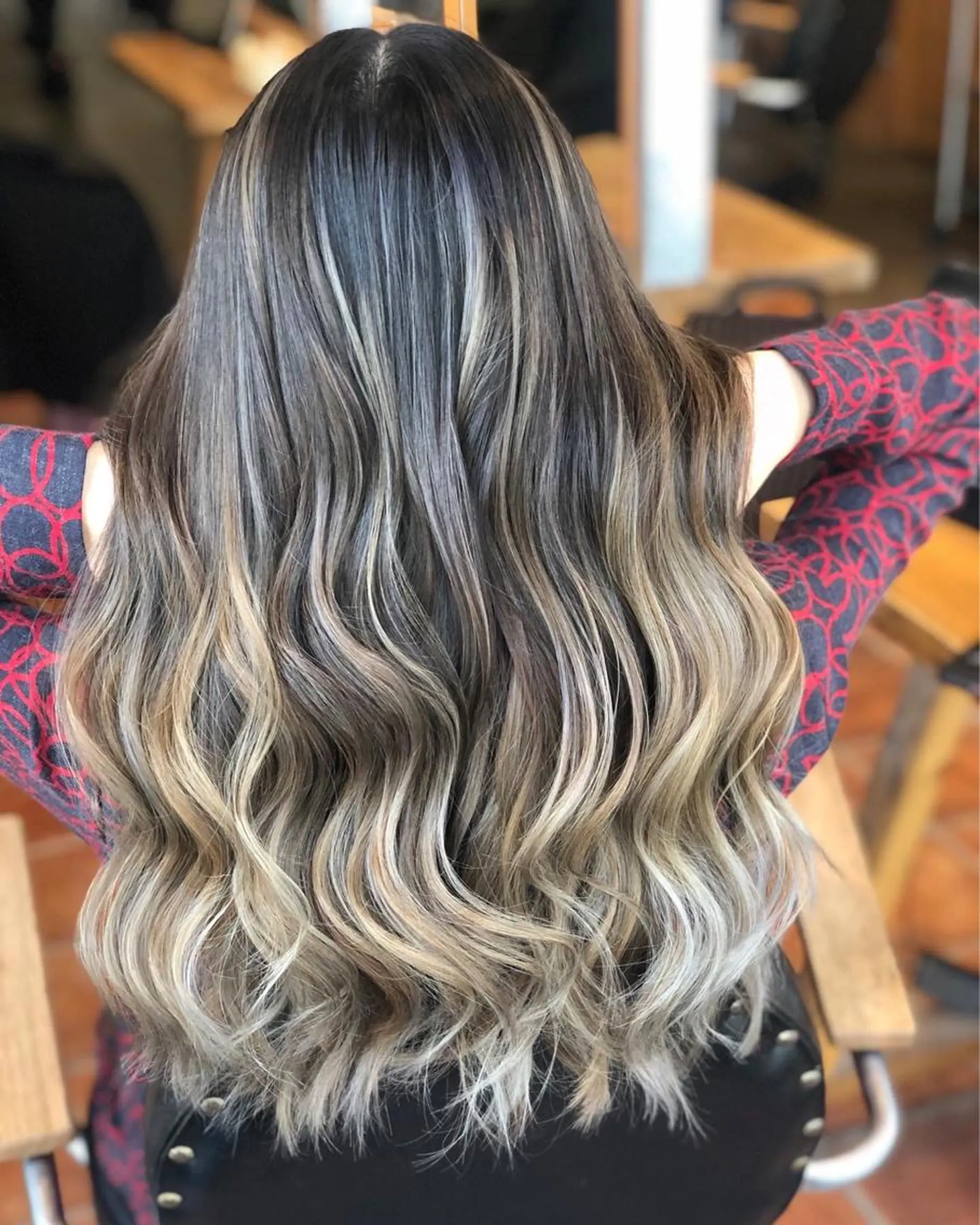 ロング カラー バレイヤージュ ブリーチ 透明感カラー ダブルカラー グレージュ lafith hair dope所属・[外国人風カラー] 店長 田中健太のヘアスタイル