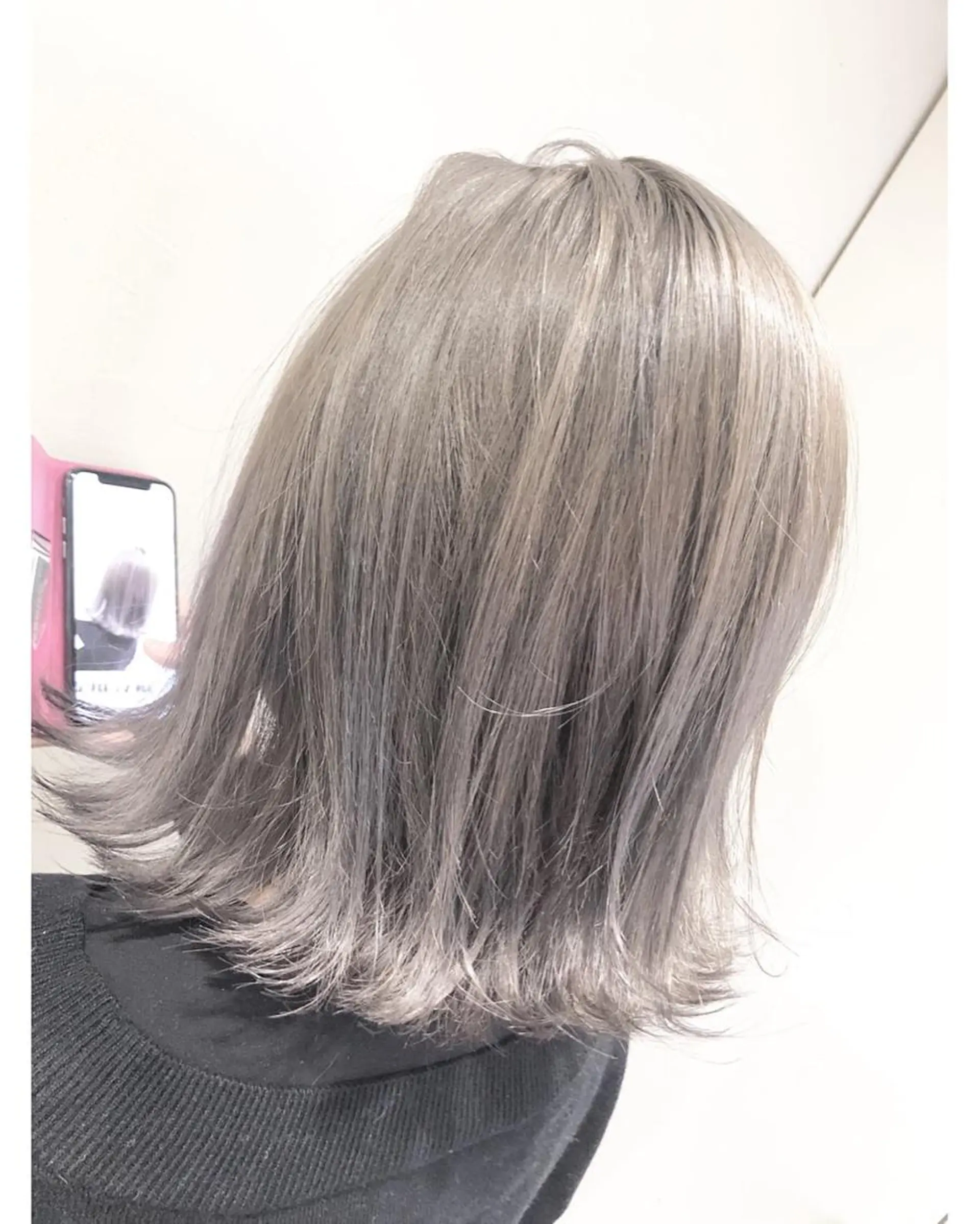ミディアム カラー アッシュ アッシュグレー ヘアカラー トリートメント 💓シールエクステ ルミエールのヘアスタイル