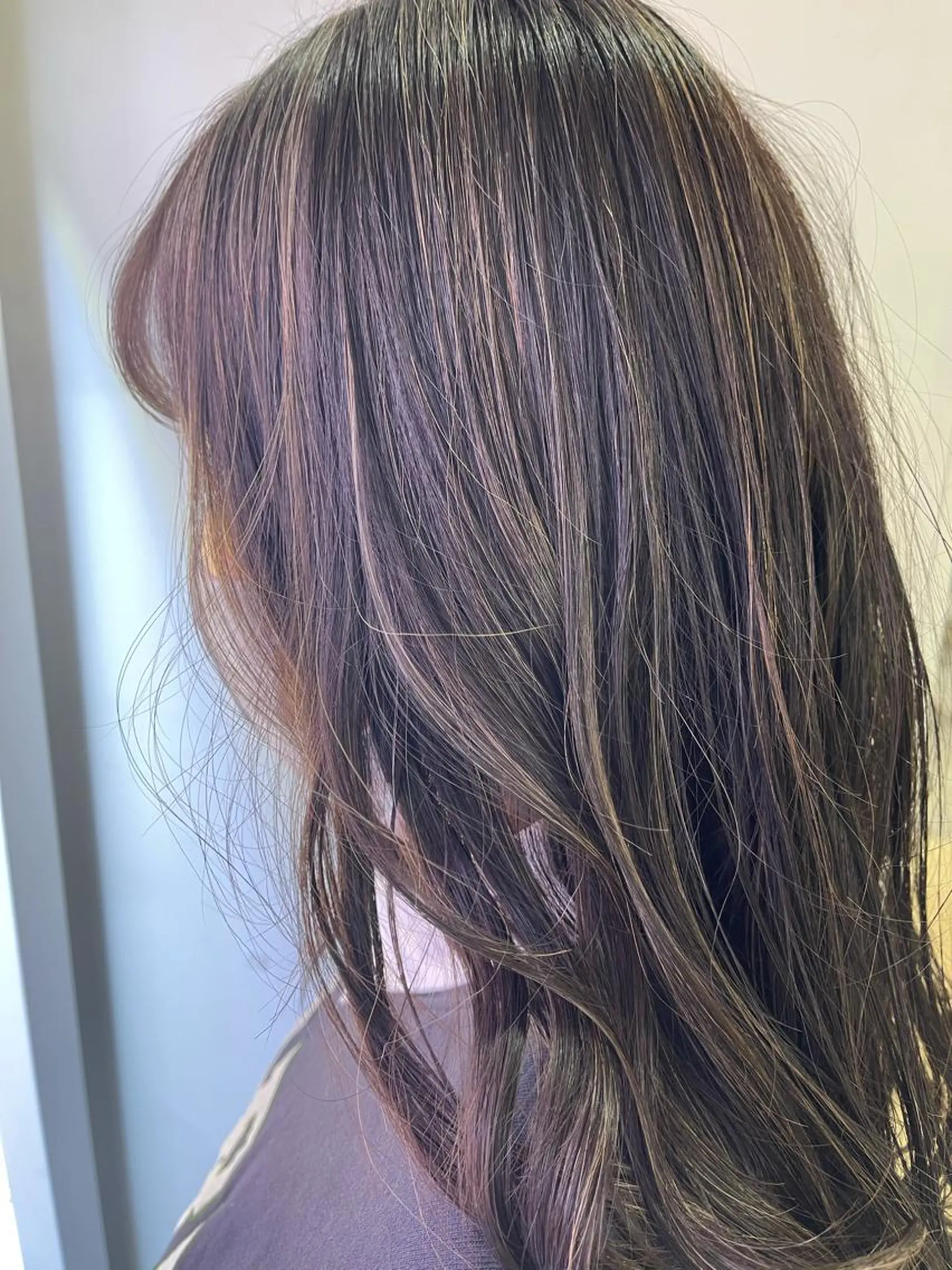 セミロング カラー ヘアカラー トリートメント 髪質改善/縮毛矯正 /ブリーチ矯正/岡部のヘアスタイル