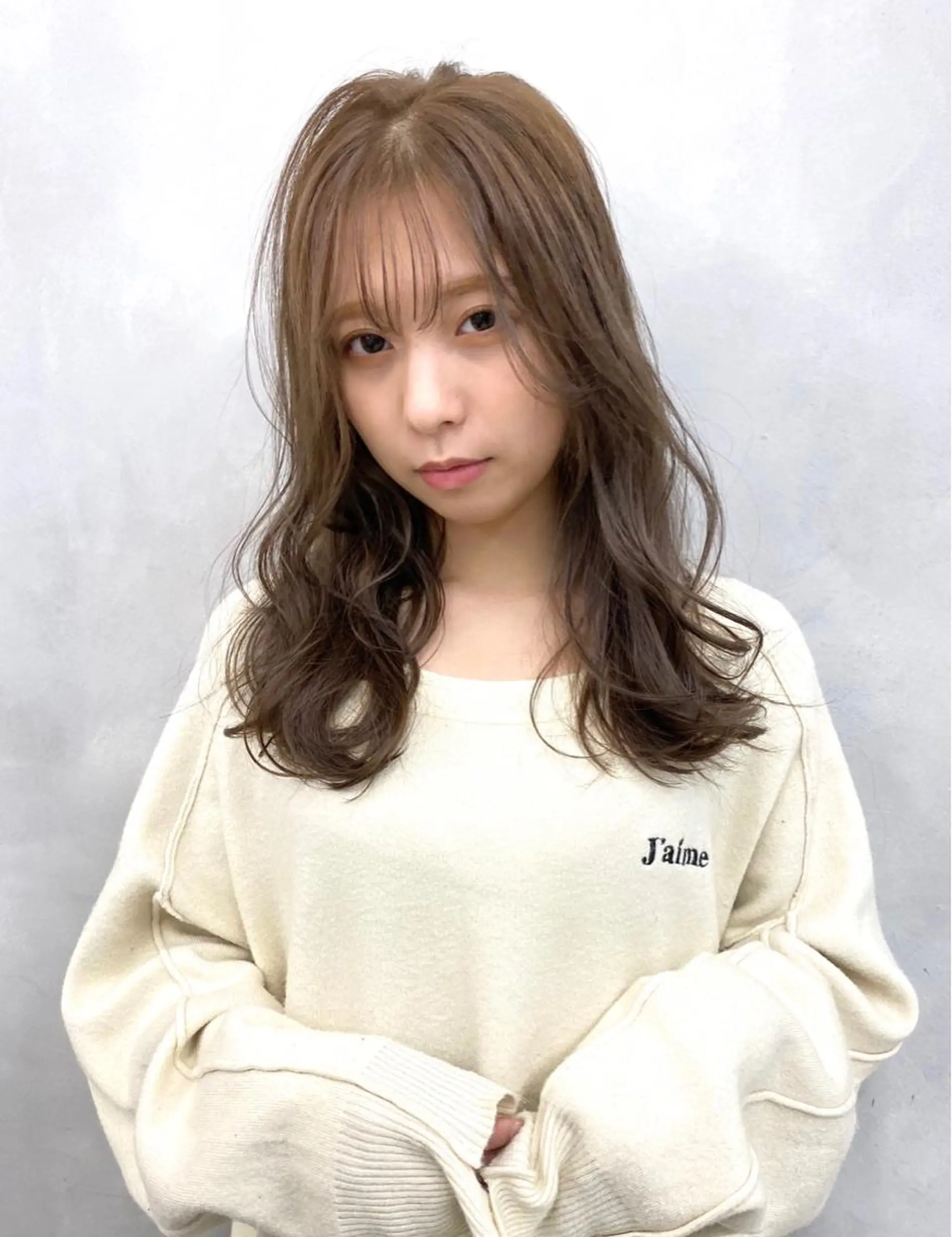 セミロング カラー 艶ハイトーンブリーチ 🌈小林侑雅のヘアスタイル