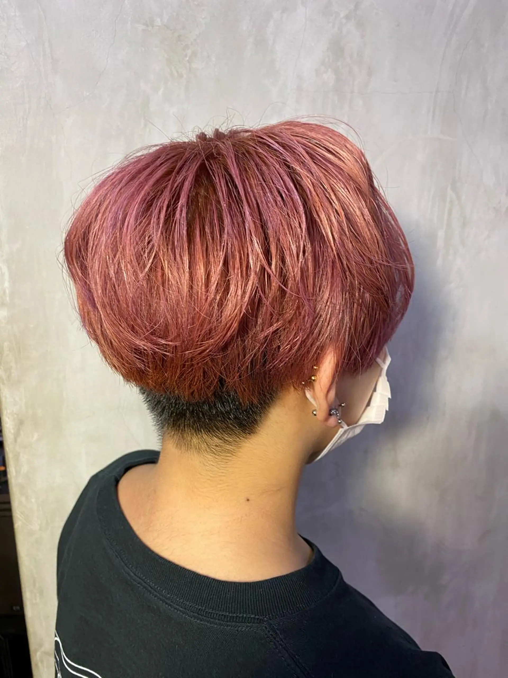 ショート カラー 切りっぱなしボブ/ デザインカラー店長のヘアスタイル