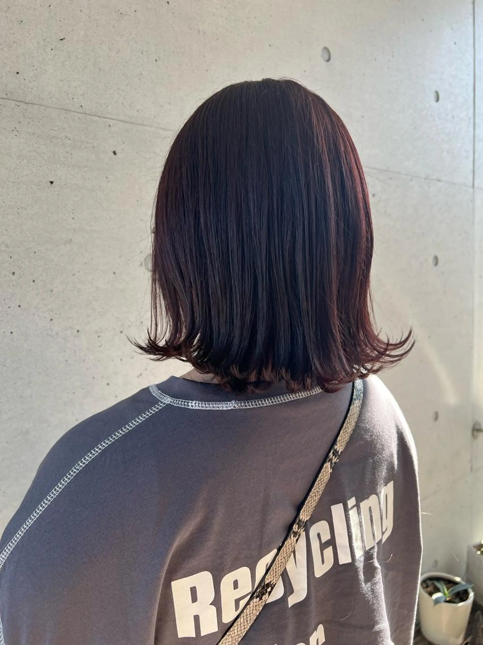 ミディアム 岸田 莉奈のヘアスタイル