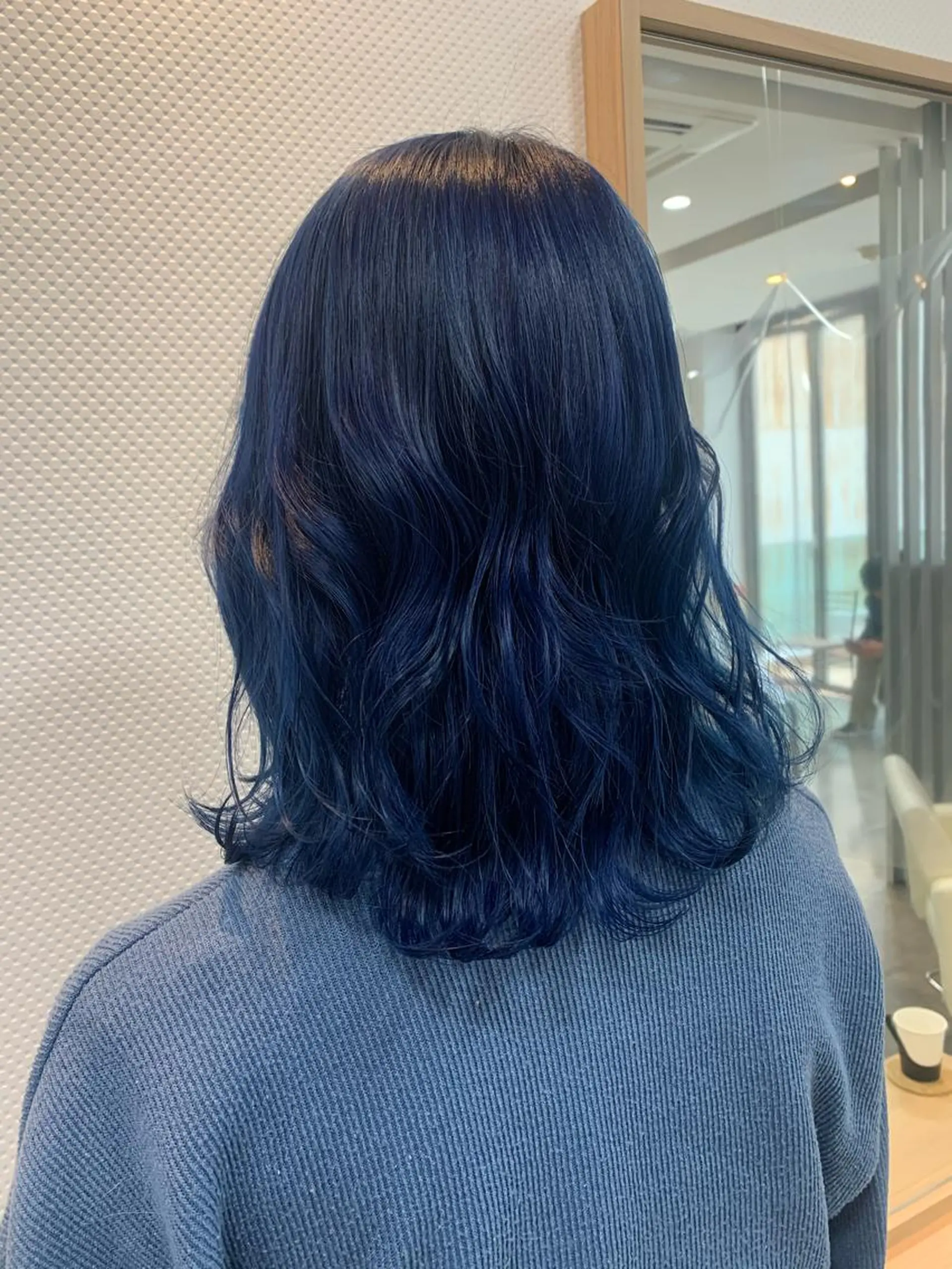 ミディアム カラー アディクシーカラー ブリーチ ブルーカラー ケアブリーチ 透明感カラー ヘアカラー トリートメント ヘアセット 透け感✨ダメージレス カラーHana🤍のヘアスタイル