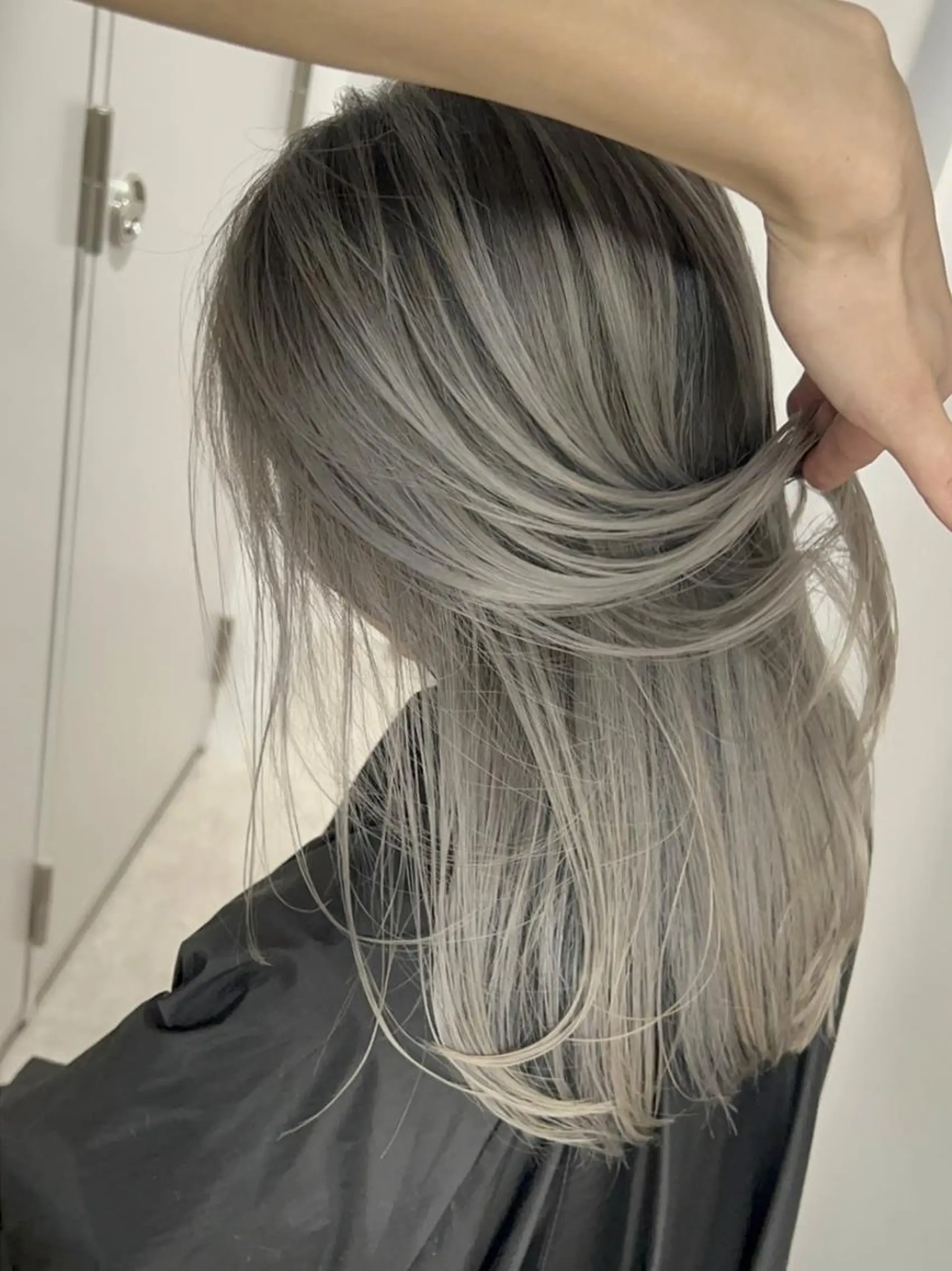 セミロング カラー ブリーチ ダブルカラー ✨【公式】 juhl.横浜✨のヘアスタイル