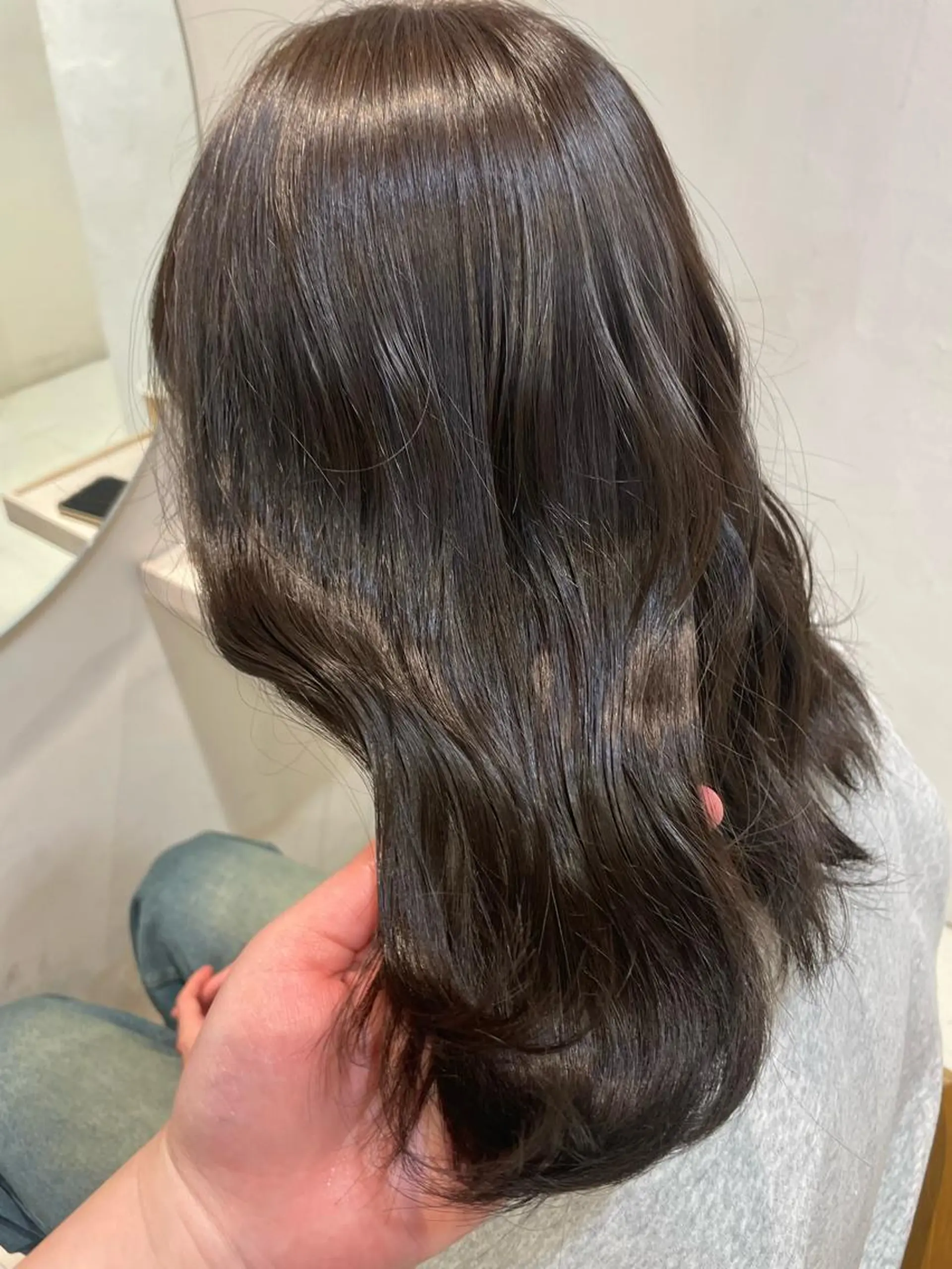 カラー ベージュカラー オリーブベージュ 若月 あやかのヘアスタイル