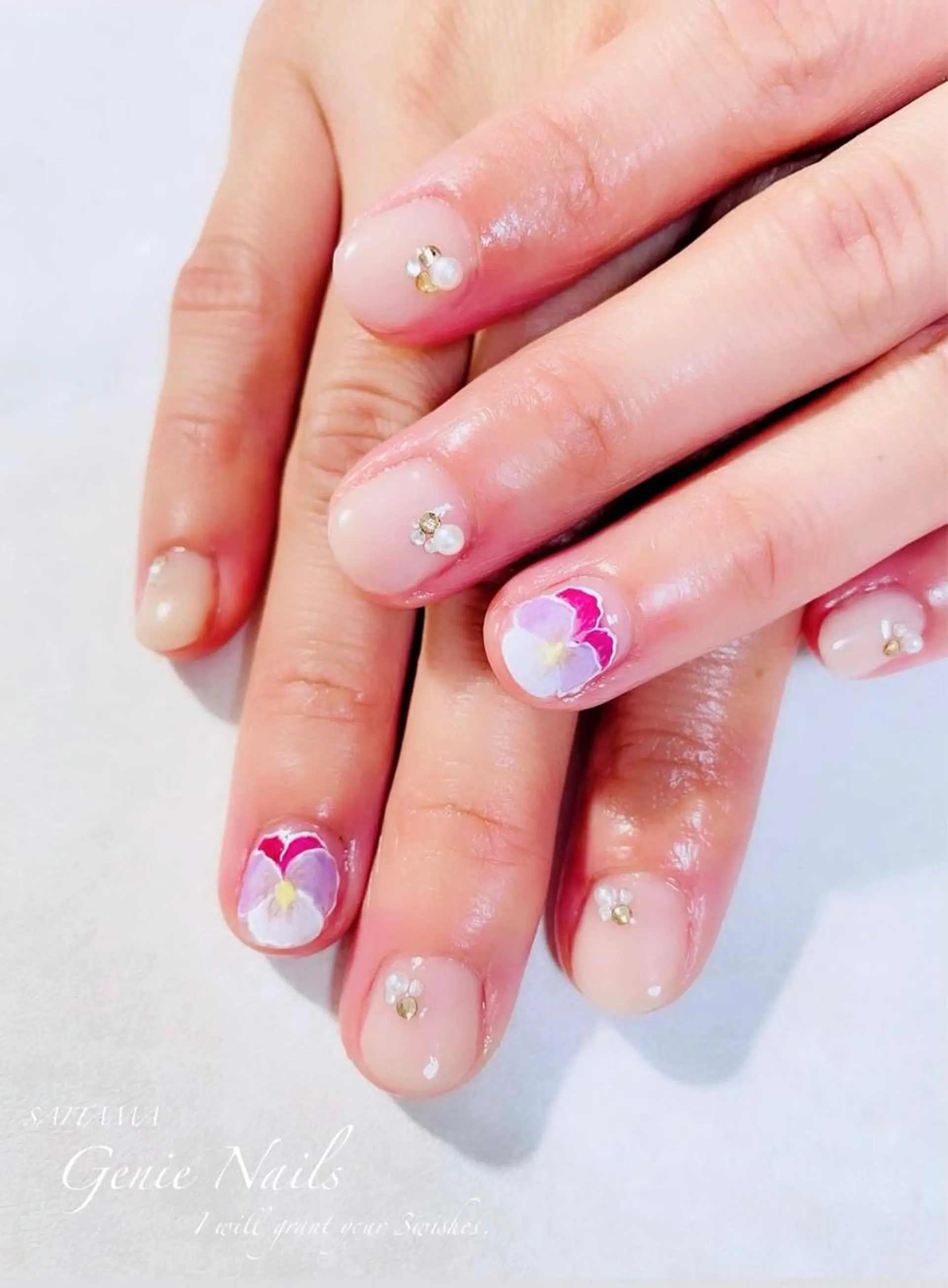 ネイル フットネイル ミラーネイル ニュアンスネイル ショートネイル Genie Nailsのネイルデザイン