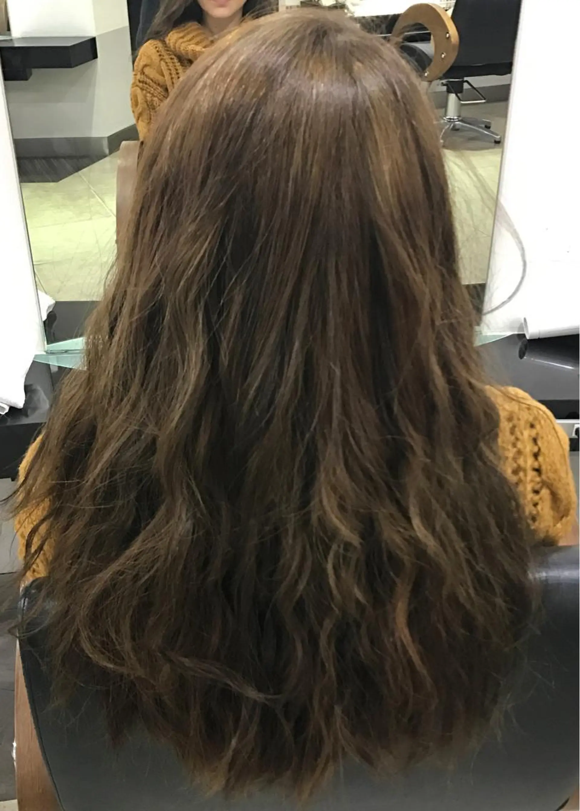 ロング カラー ヘアアレンジ ベージュカラー フォギーベージュ ハイライトカラー ハイライト DISCOHAIRsanc（ルジャルダン町田）所属・烏山 達也のヘアスタイル