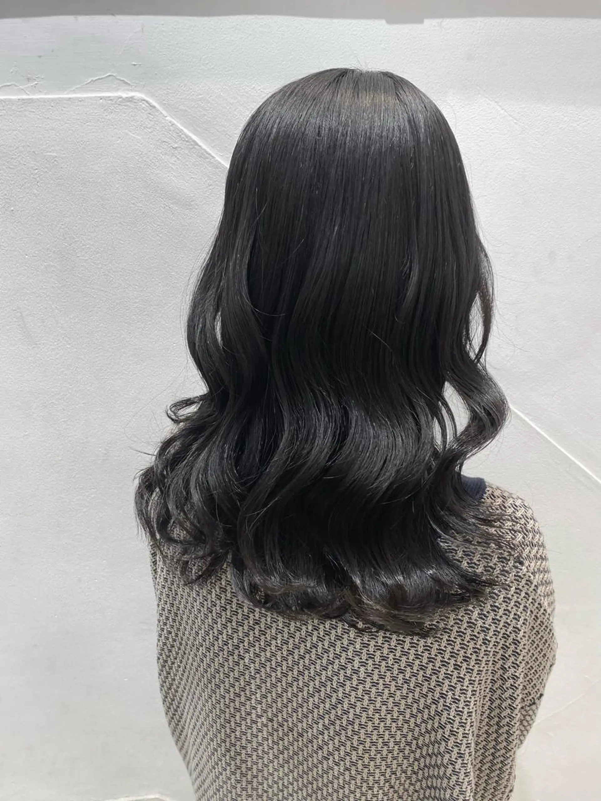 ロング カラー アディクシーカラー 黒髪 ブルーカラー ブルーブラック ✨くびれスタイル✨️ 戸嶋穂乃香のヘアスタイル