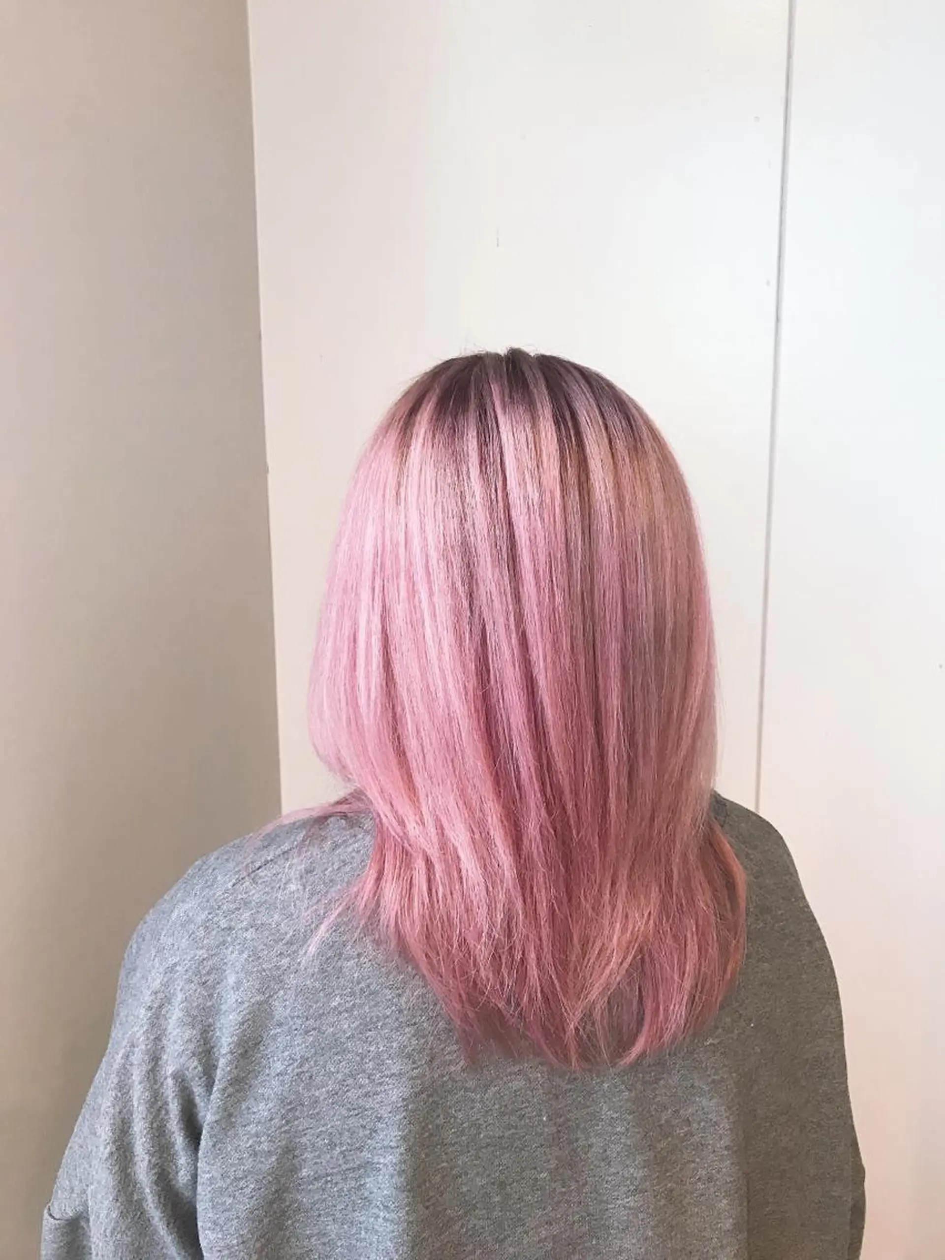 ミディアム カラー ピンクカラー 松本 唯のヘアスタイル