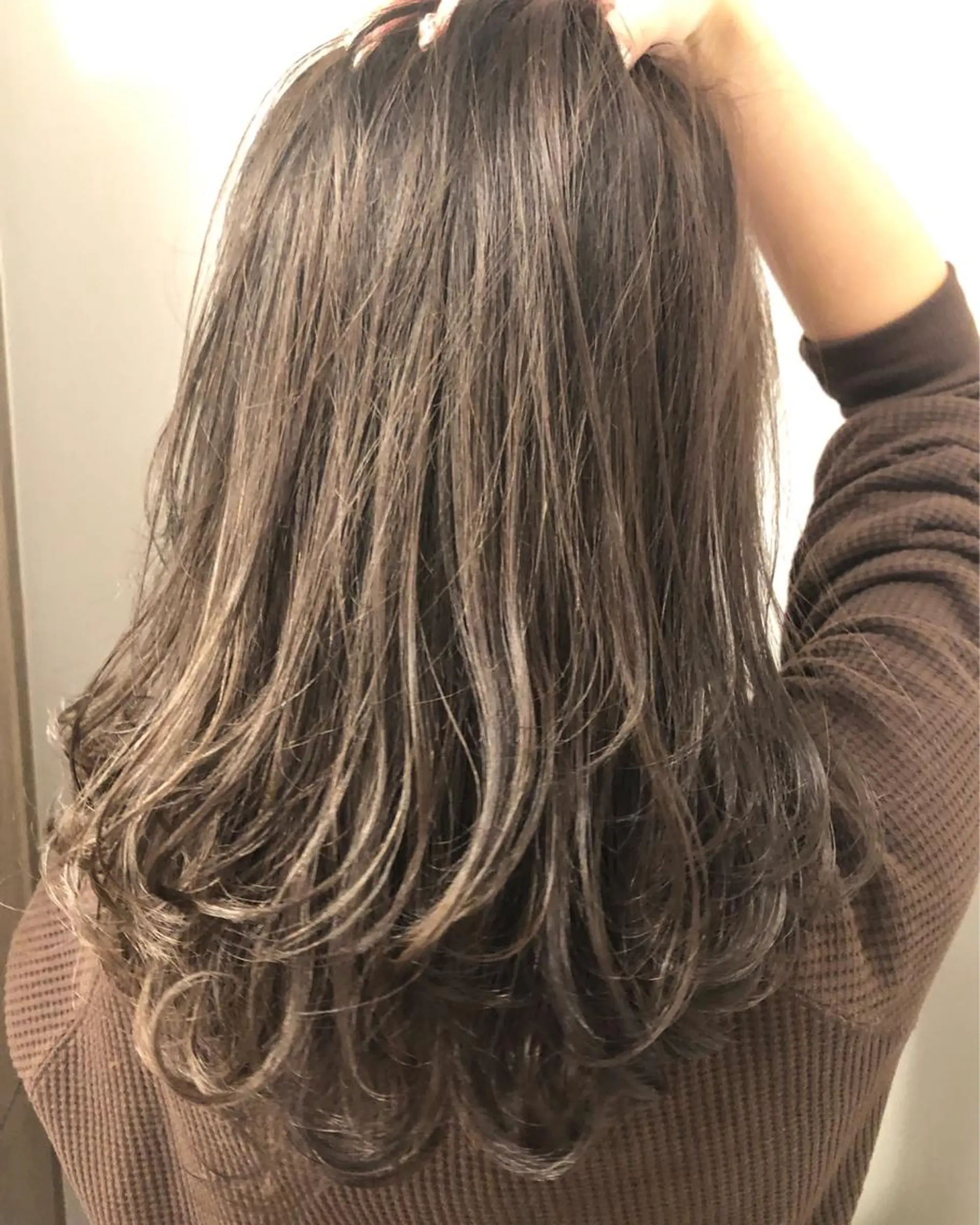 ミディアム カラー 岡田 拓也のヘアスタイル