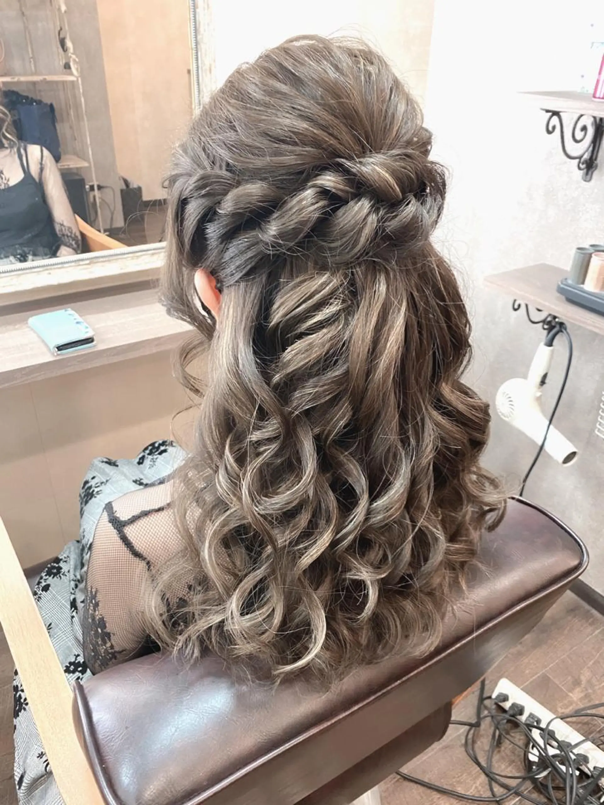 ロング ヘアアレンジ ハーフアップ 田井中 悠紀のヘアスタイル