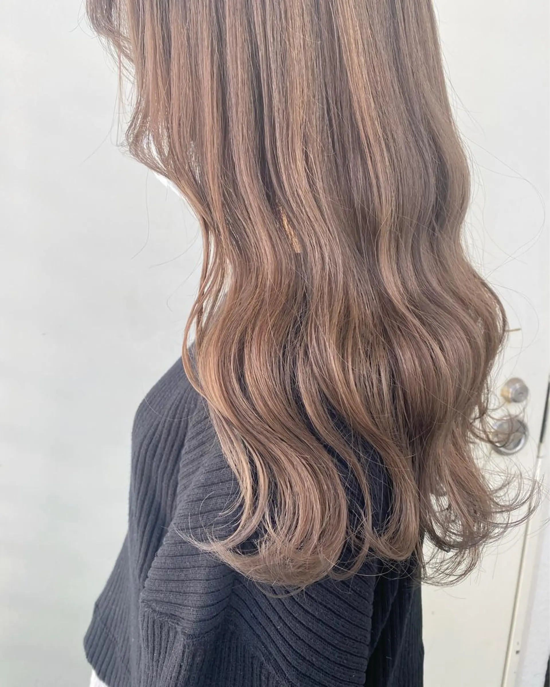 セミロング カラー 韓国ヘア顔周りカット 艶髪ベージュtamaのヘアスタイル