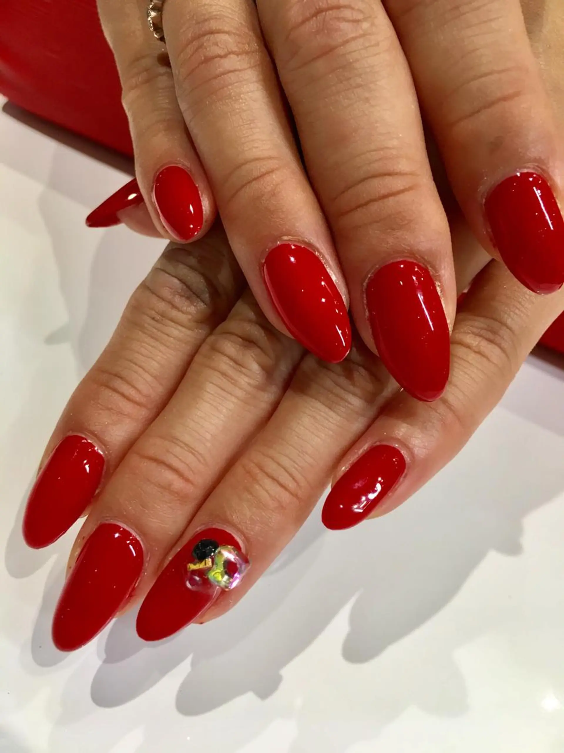 ネイル ワンカラーネイル ストーンネイル 佐藤 まりえのネイルデザイン