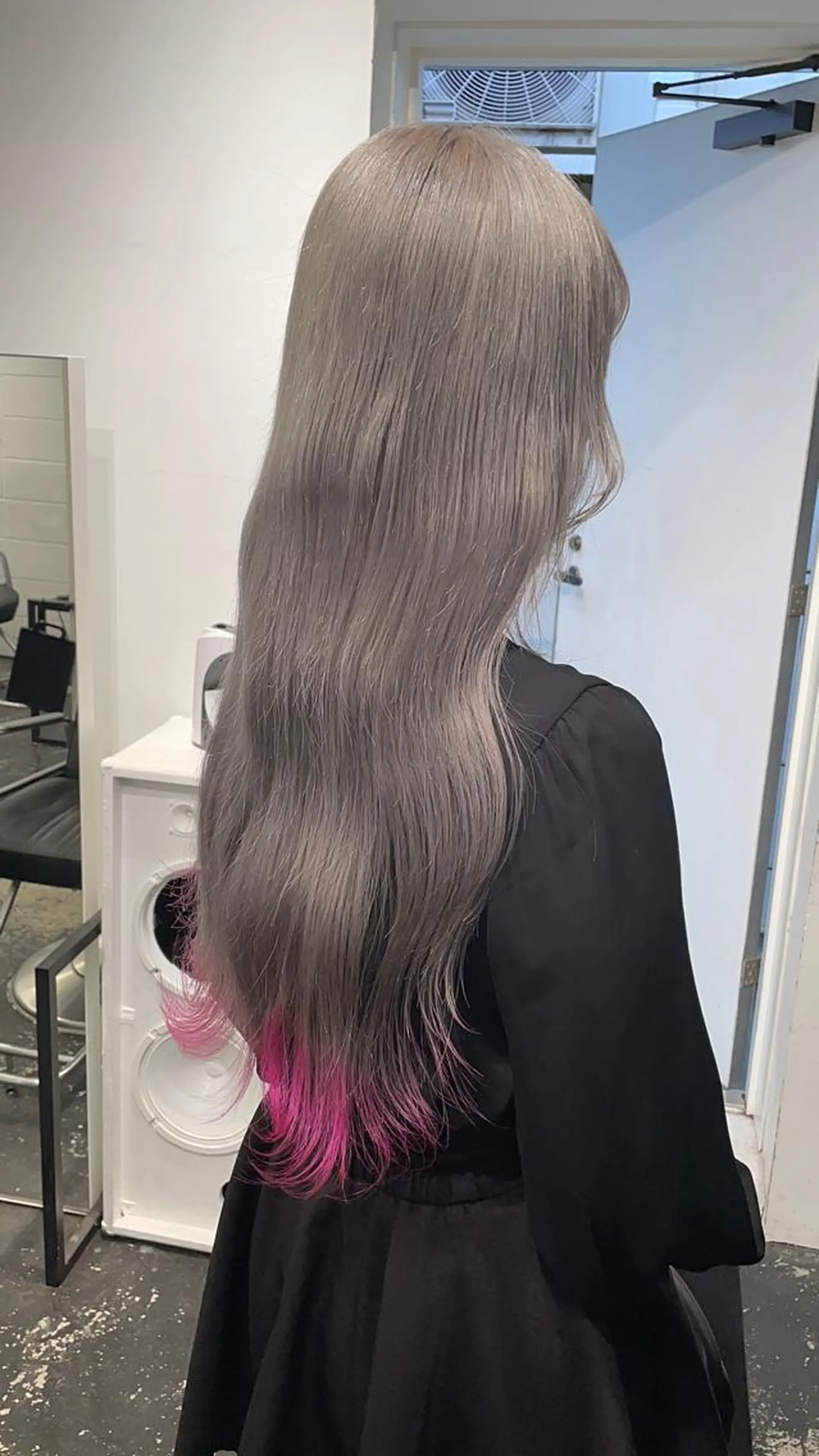 ロング カラー パーマ ヘアアレンジ メンズ キッズ ネイル マツエク・マツパ アイブロウ メンズブリーチ ブリーチ ピンクカラー シルバー ホワイトシルバー カット ヘアカラー トリートメント 艶ハイトーン/ヘア アレンジAYAKAのヘアスタイル