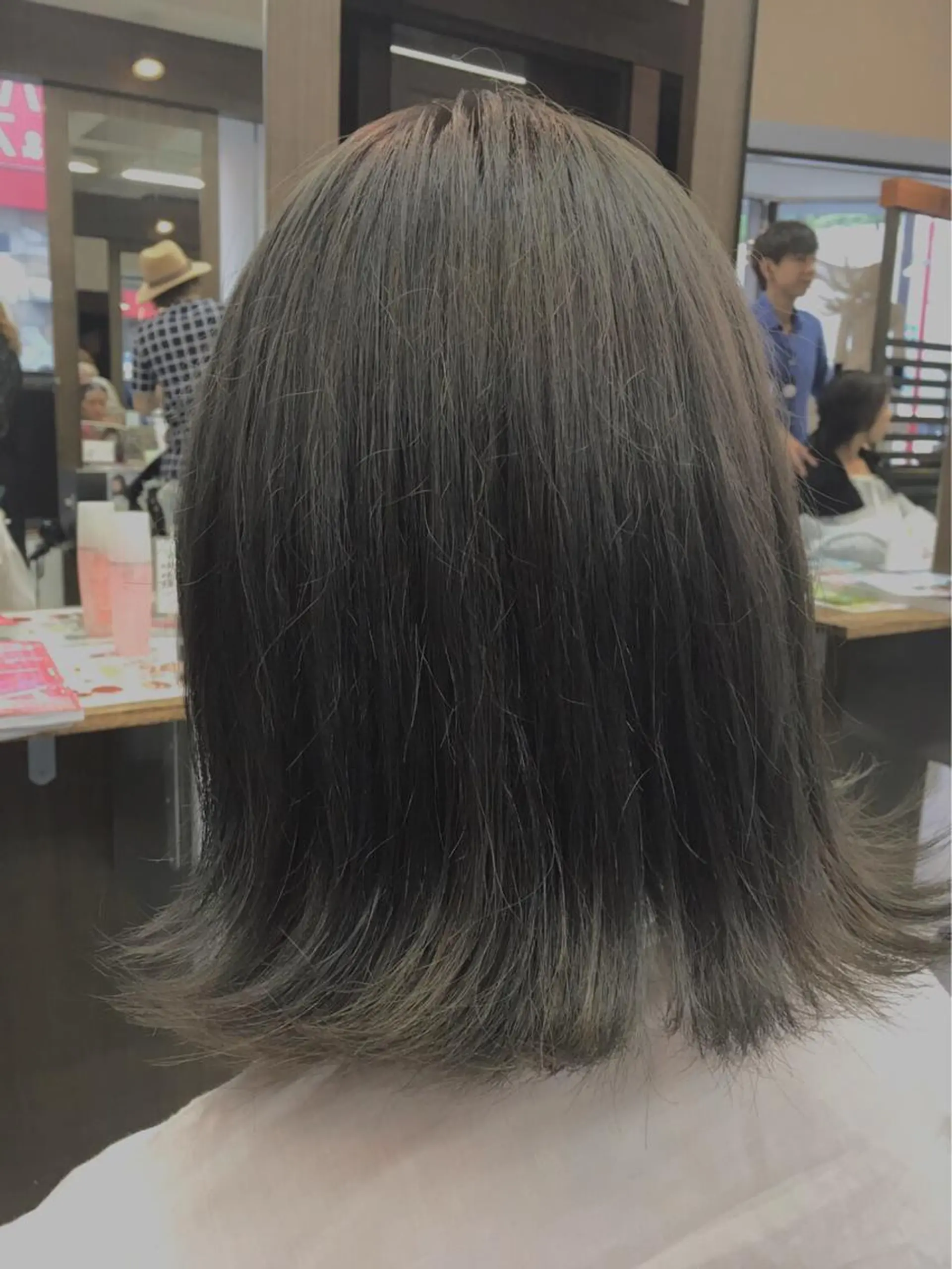 ミディアム カラー アッシュ ブリーチ 透明感カラー イルミナカラー circus by KENJE 町田店のヘアスタイル