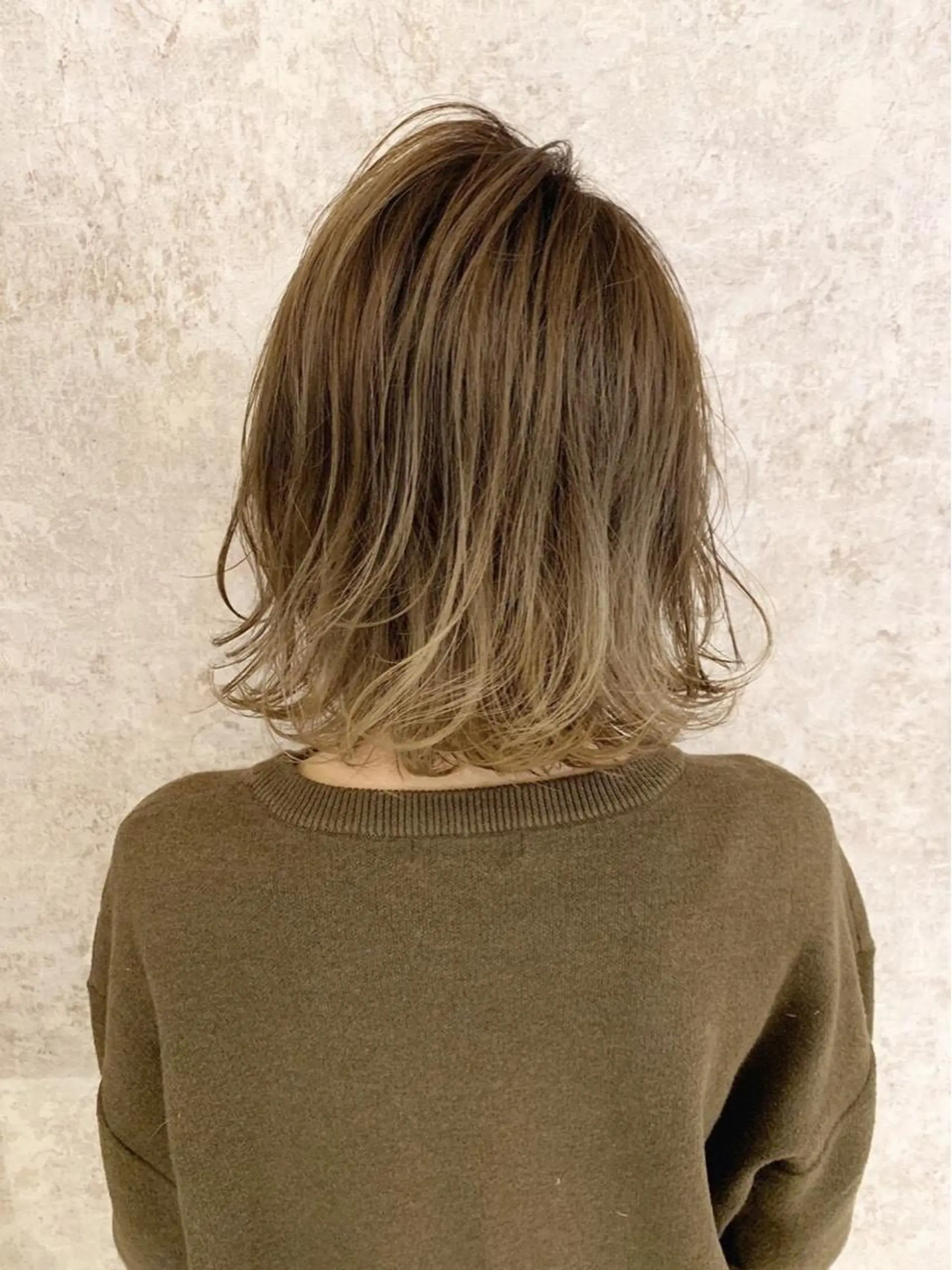 カラー ブリーチ グラデーションカラー レイヤーカット 早崎太生のヘアスタイル