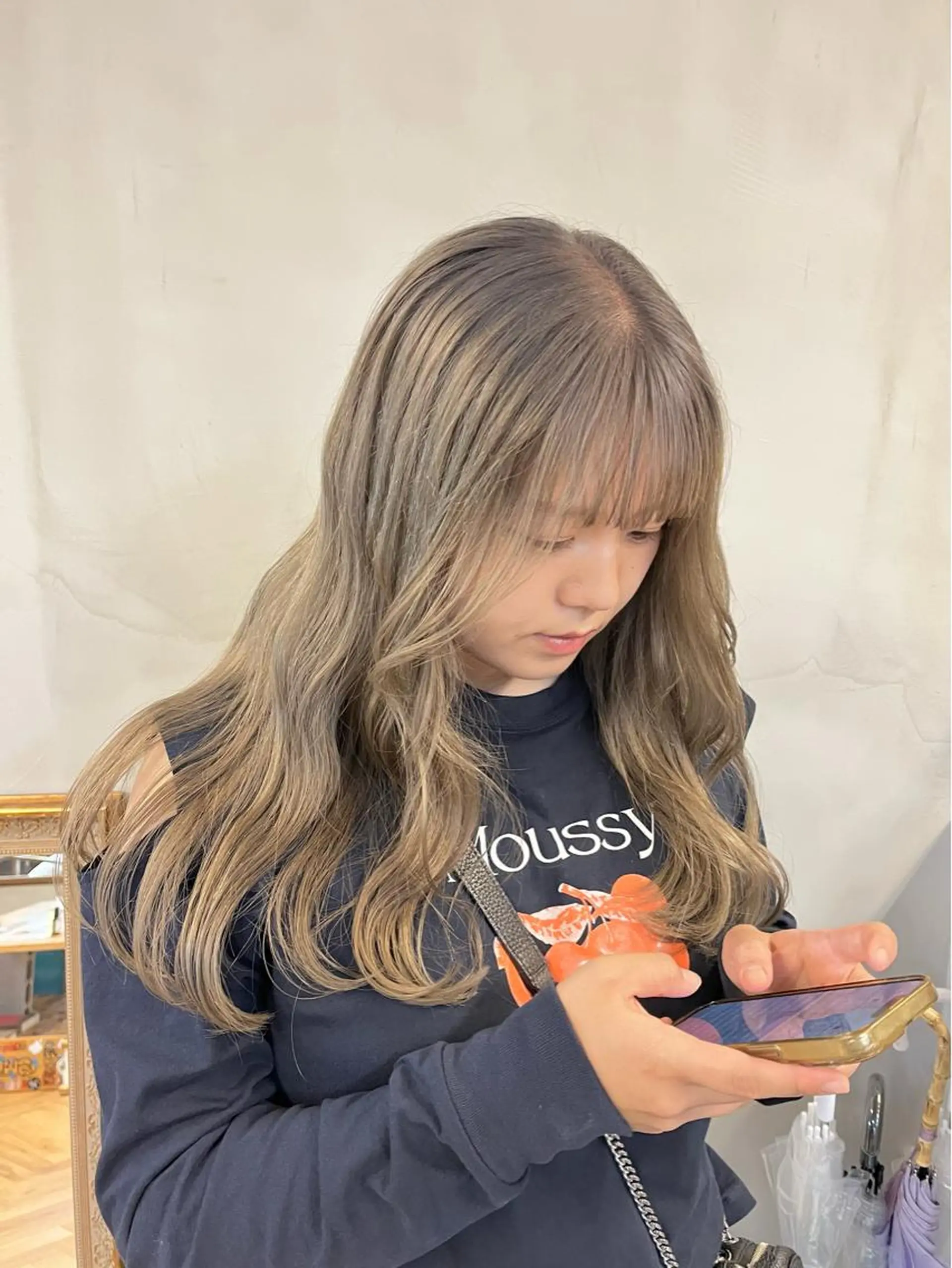 ロング カラー 透明感カラー ダブルカラー グレージュ ミルクティーグレージュ ヘアカラー miyu /レイヤー/ブリーチのヘアスタイル