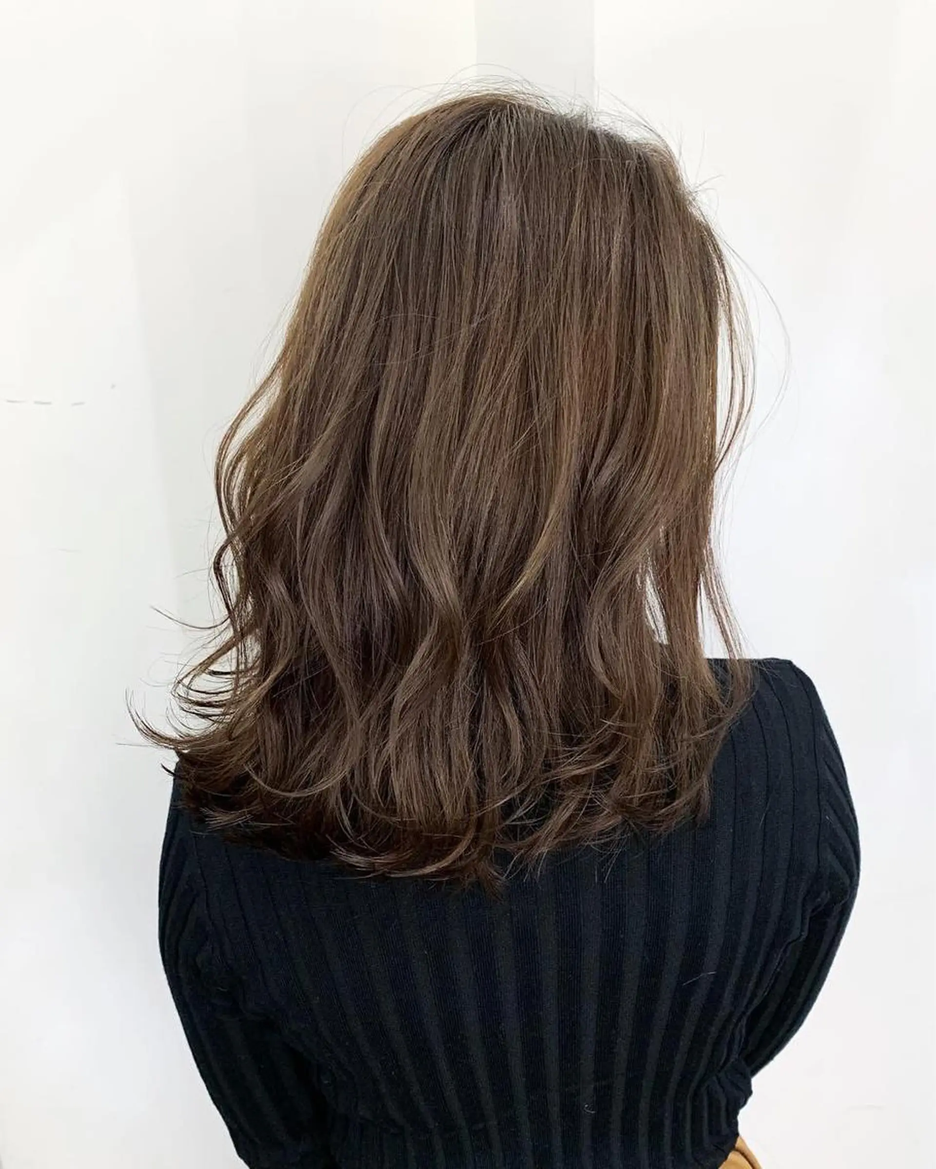 セミロング 外国人風カラー ハイライト レイヤーカット エクステ（レミー毛） NINEのヘアスタイル