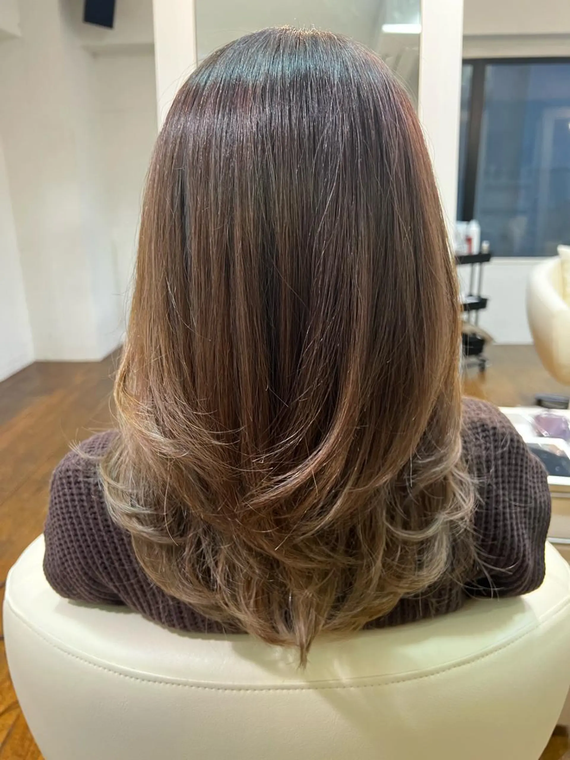 セミロング kawakita yoshinoriのヘアスタイル