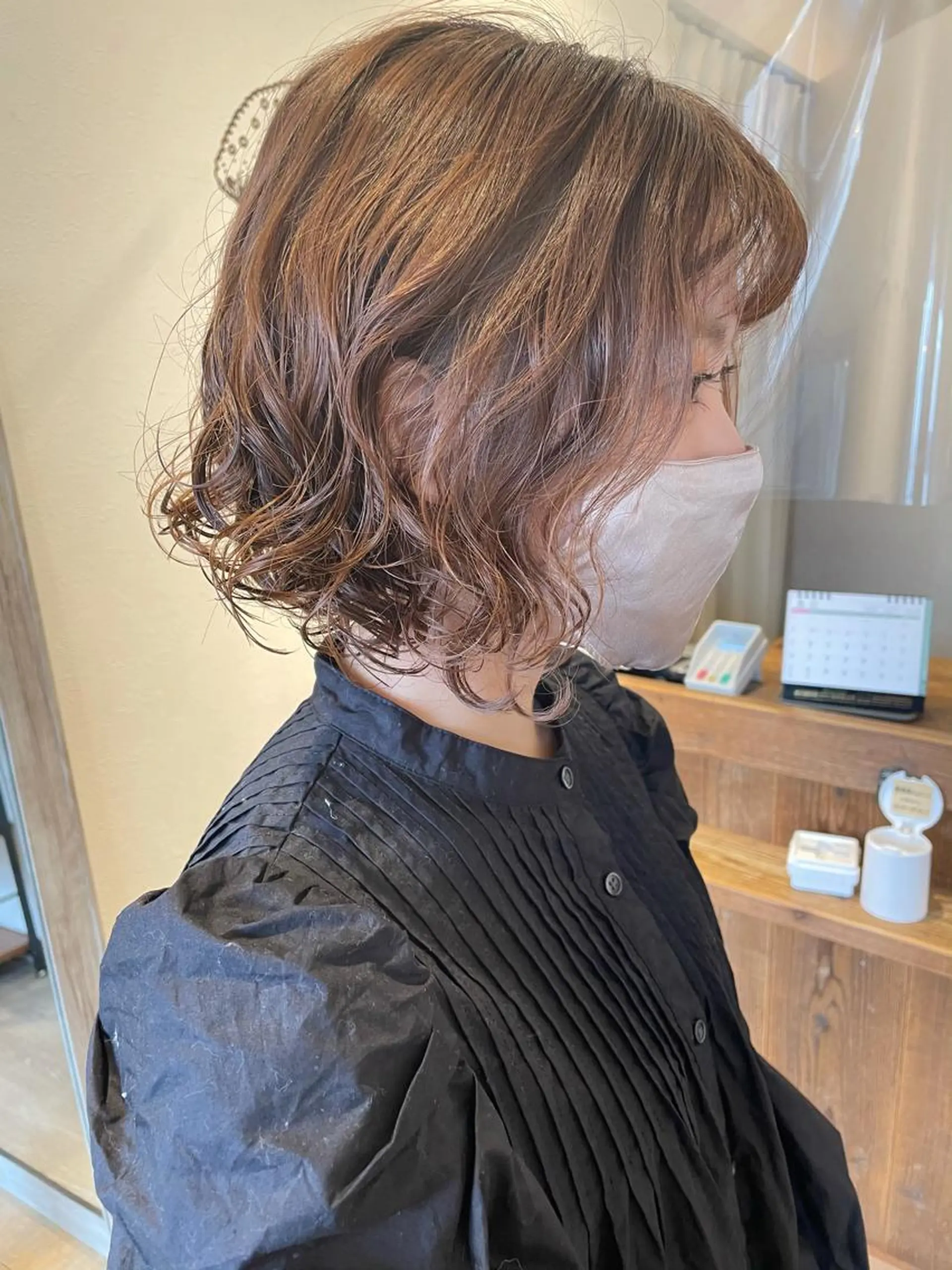 ショート カラー パーマ 🩰オリーブ/ ベージュ松本咲花🩰のヘアスタイル